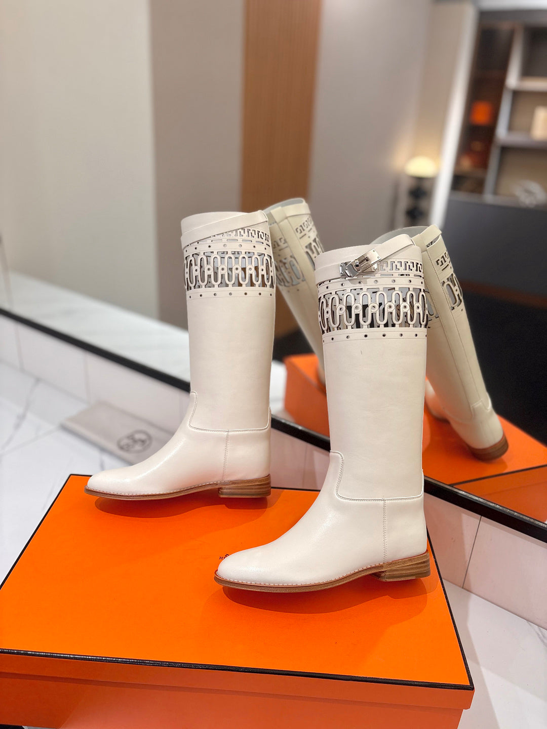 HM 26S PERFORATED HIGH-TOP BOOTS IN CREAM WHITE CALFSKIN