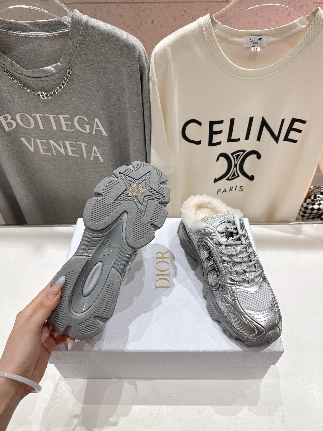 DIOR CHRONO SNEAKER 25S IN SILVER LAMBSKIN AND MESH FABRIC STYLE 10