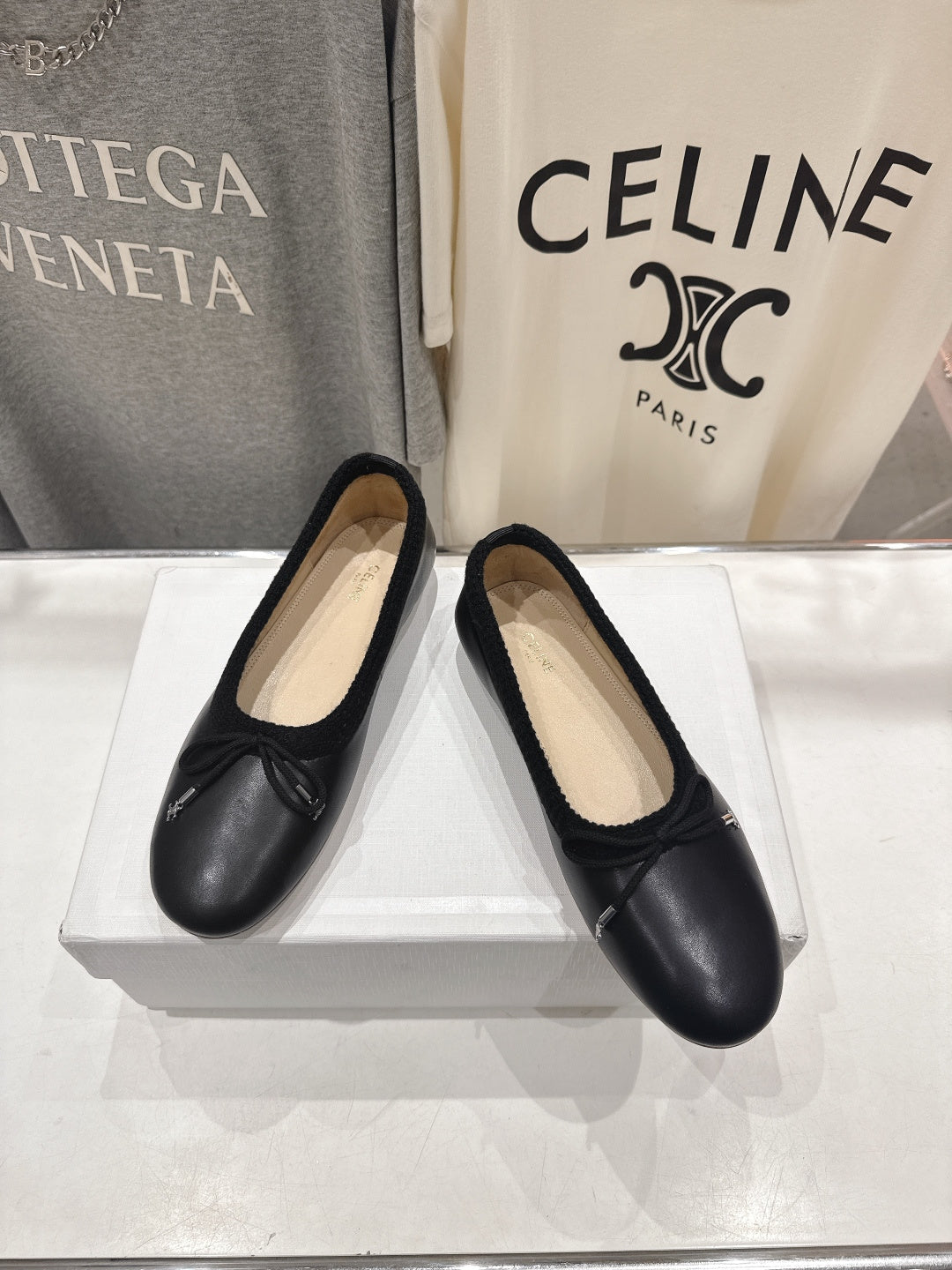 CELINE 26S BALLET FLATS IN BLACK CALFSKIN WITH BOW