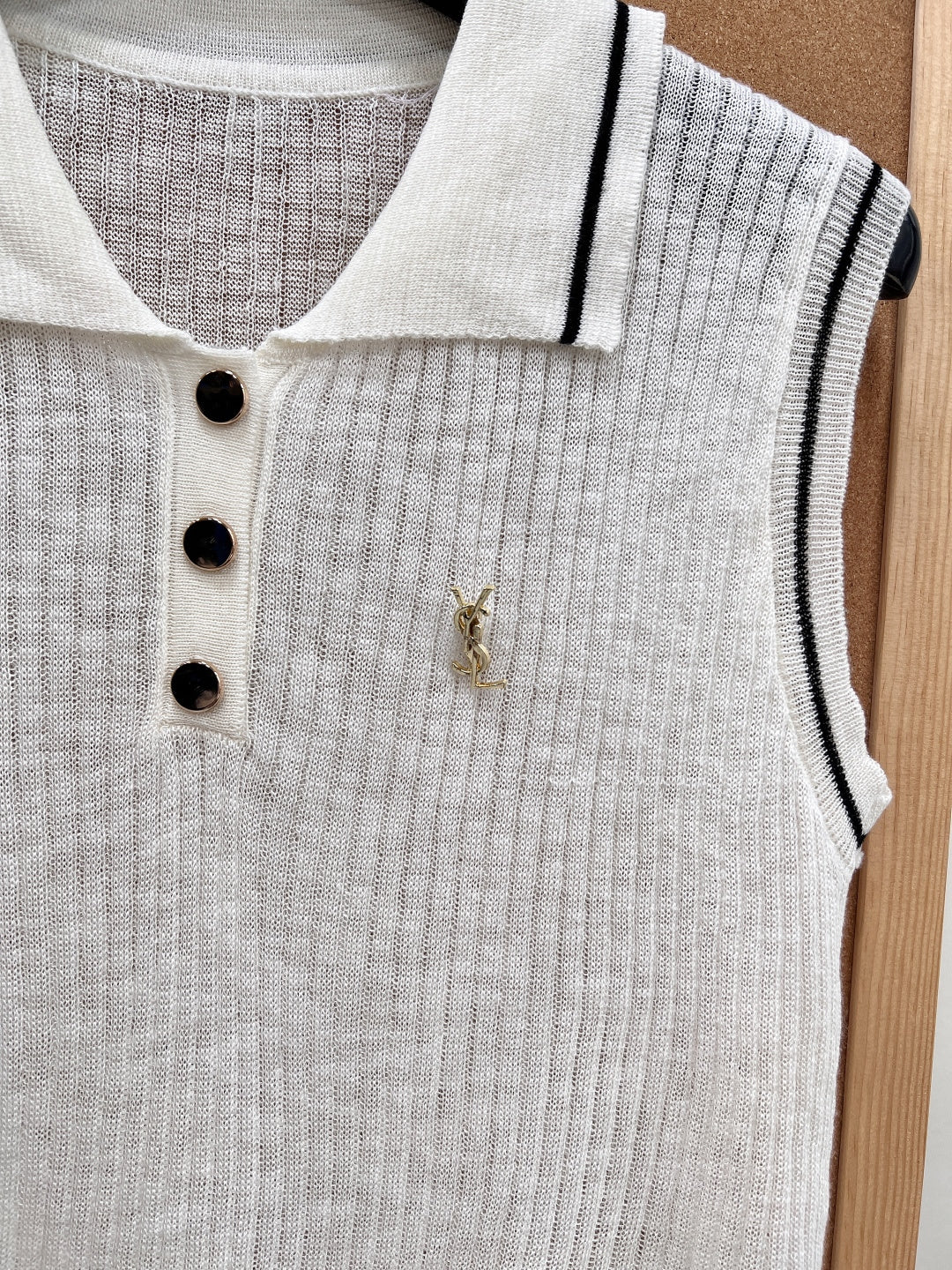 YSL 26S SLEEVELESS KNIT POLO TOP 487