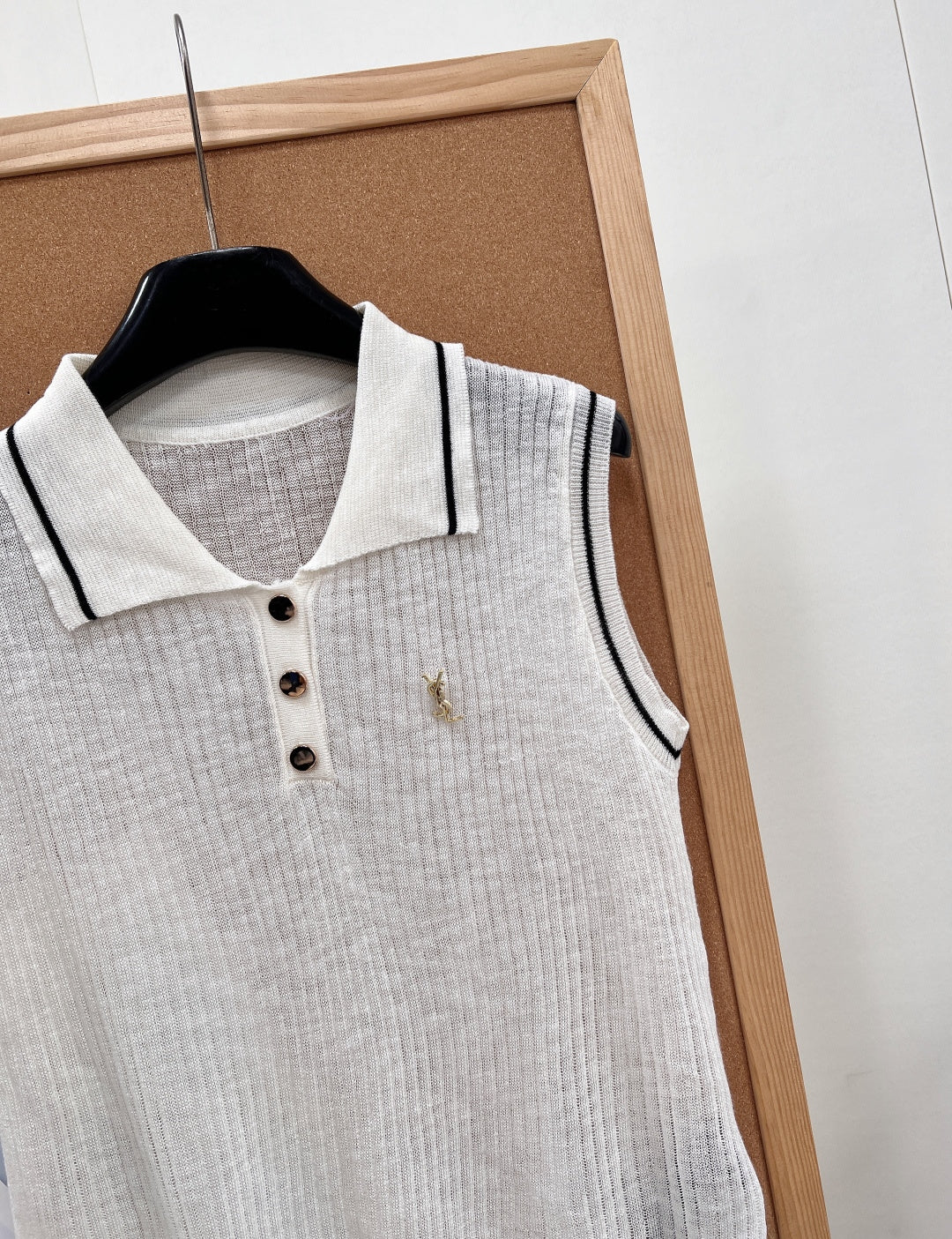 YSL 26S SLEEVELESS KNIT POLO TOP 487
