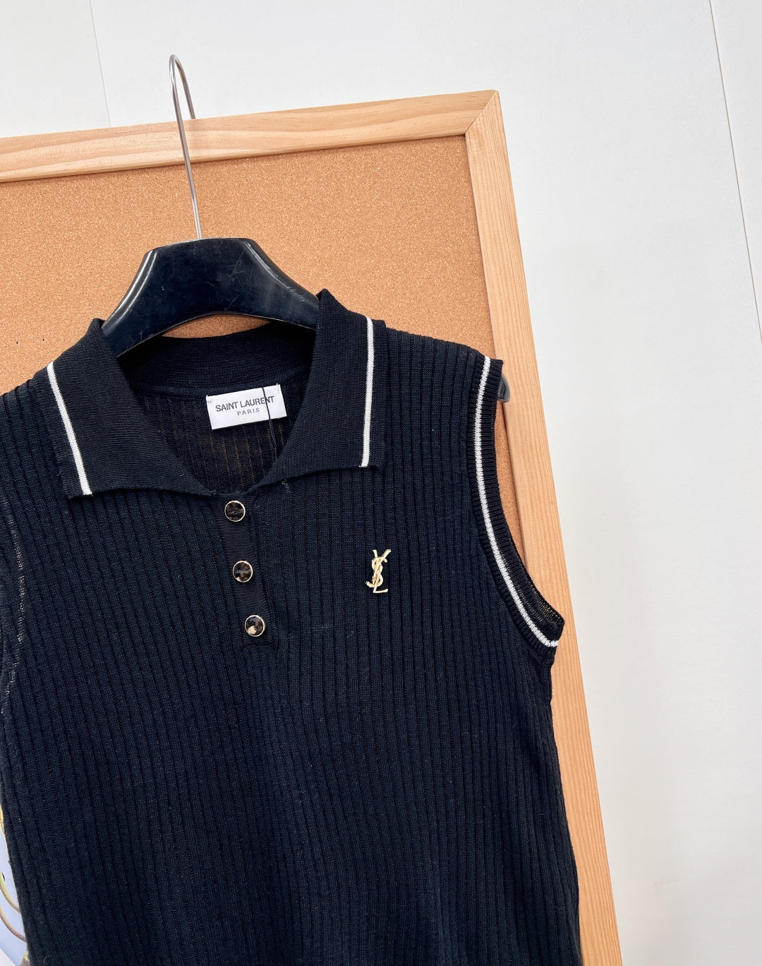 YSL 26S SLEEVELESS KNIT POLO TOP 486