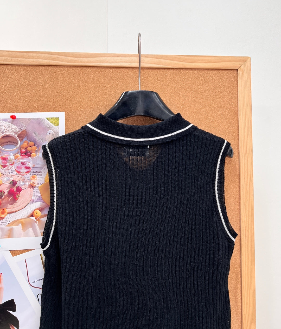 YSL 26S SLEEVELESS KNIT POLO TOP 486