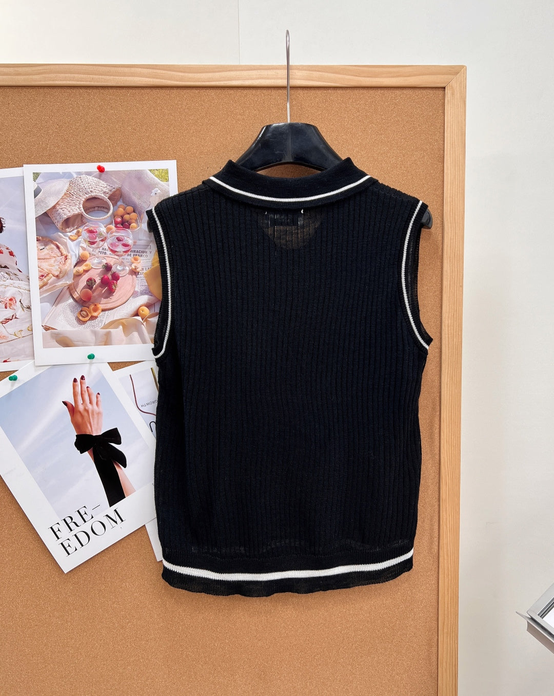 YSL 26S SLEEVELESS KNIT POLO TOP 486