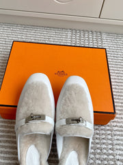 HM 25S CATENA MULE IN BEIGE SHEARLING AND WHITE LAMBSKIN WITH SILVER HARDWARE