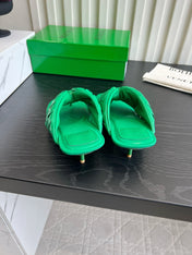 BOTTEGA VENETA 26S HIGH-HEEL THONG SANDALS 50 MM IN GREEN LAMBSKIN