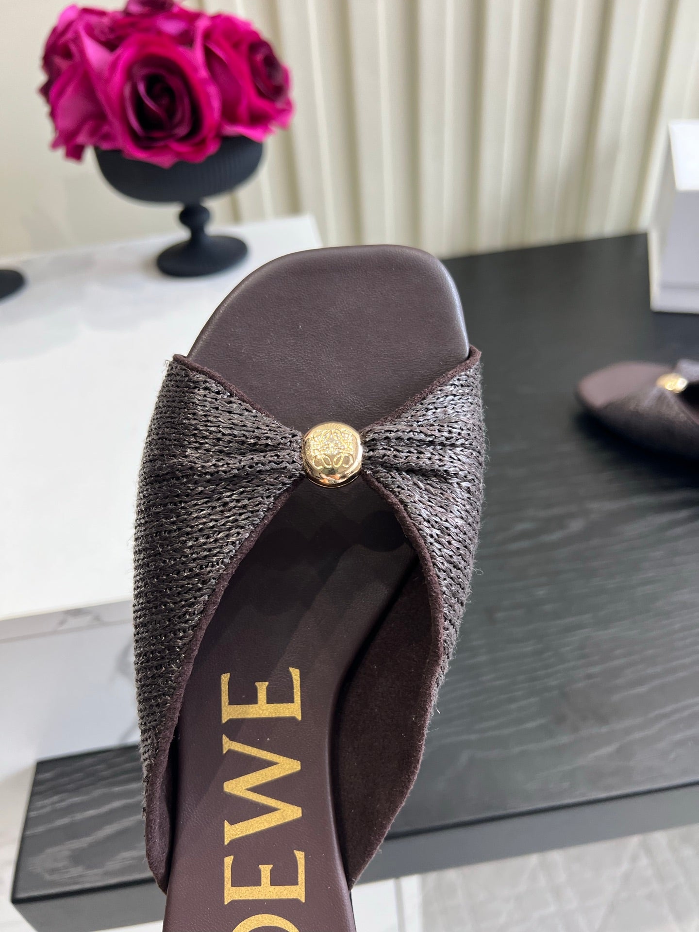 LOEWE 26S SANDALS IN DARK BROWN RAFFIA AND LAMBSKIN