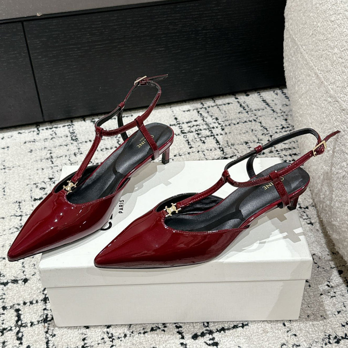 KITTEN T-BAR STRAP PUMP 5 CM IN RUBY RED PATENT CALFSKIN