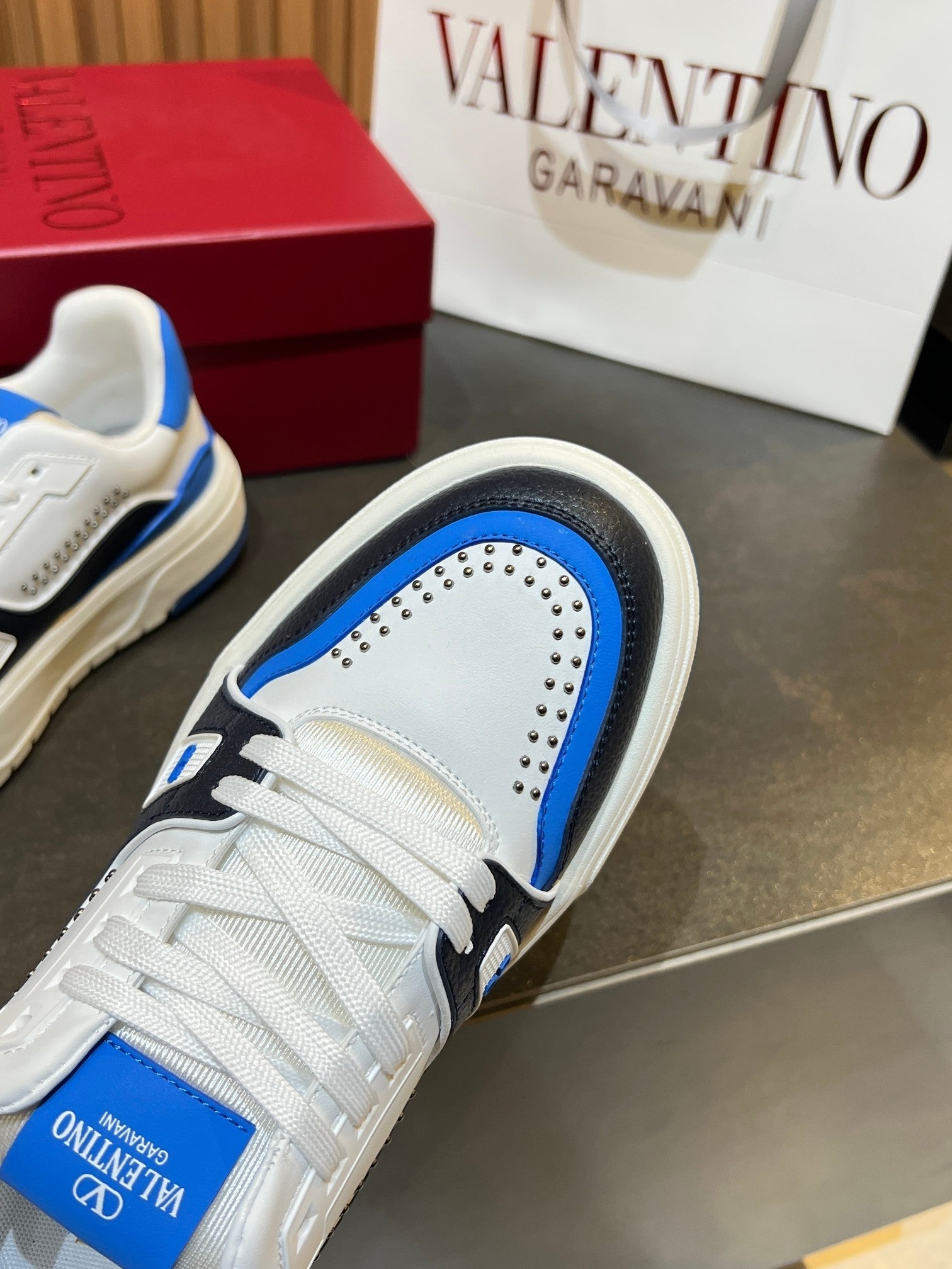 VALENTINO 26S ONESTUD SNEAKERS IN WHITE MIX BLUE CALFSKIN