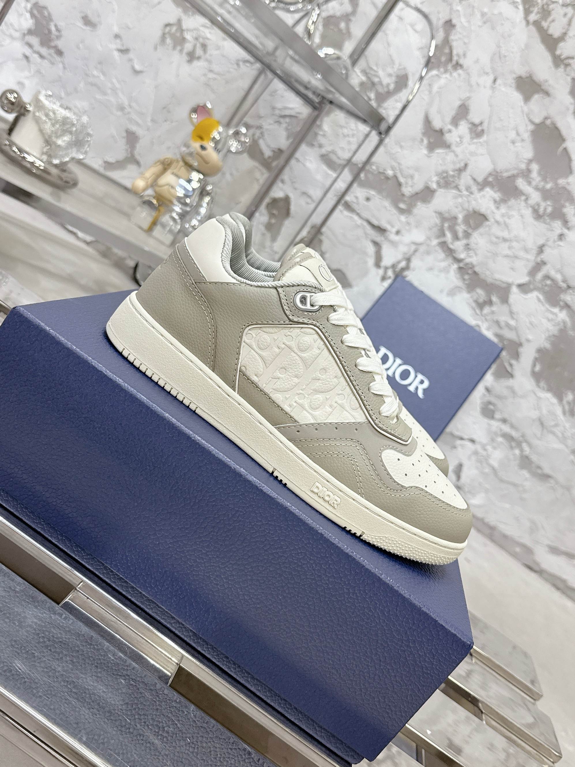 DIOR 25S B27 UPTOWN LOW-TOP SNEAKERS IN GREY MIX CREAM WHITE CALFSKIN STYLE 4