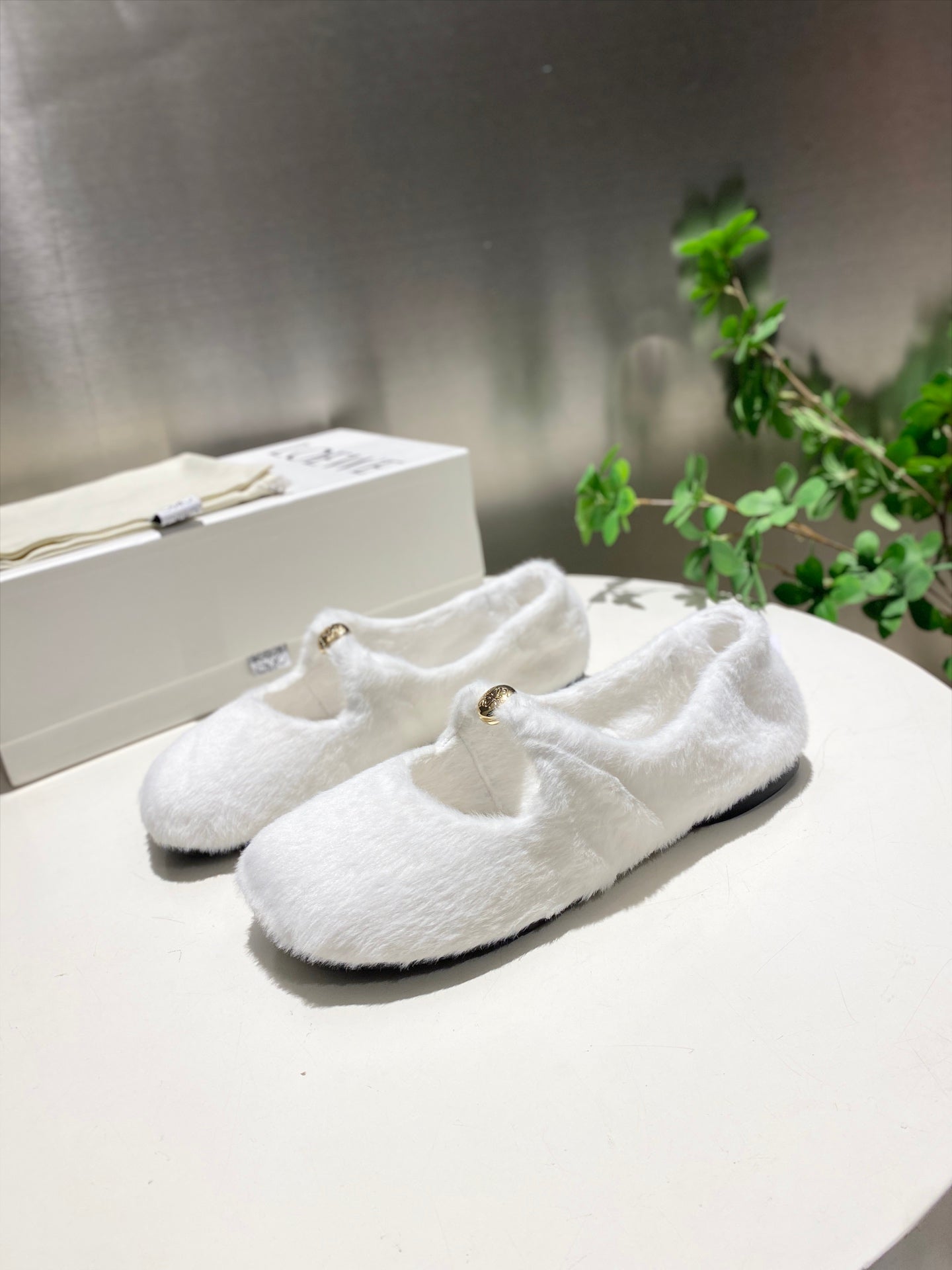 LOEWE 26S BALLET FLATS IN WHITE SHEARLING