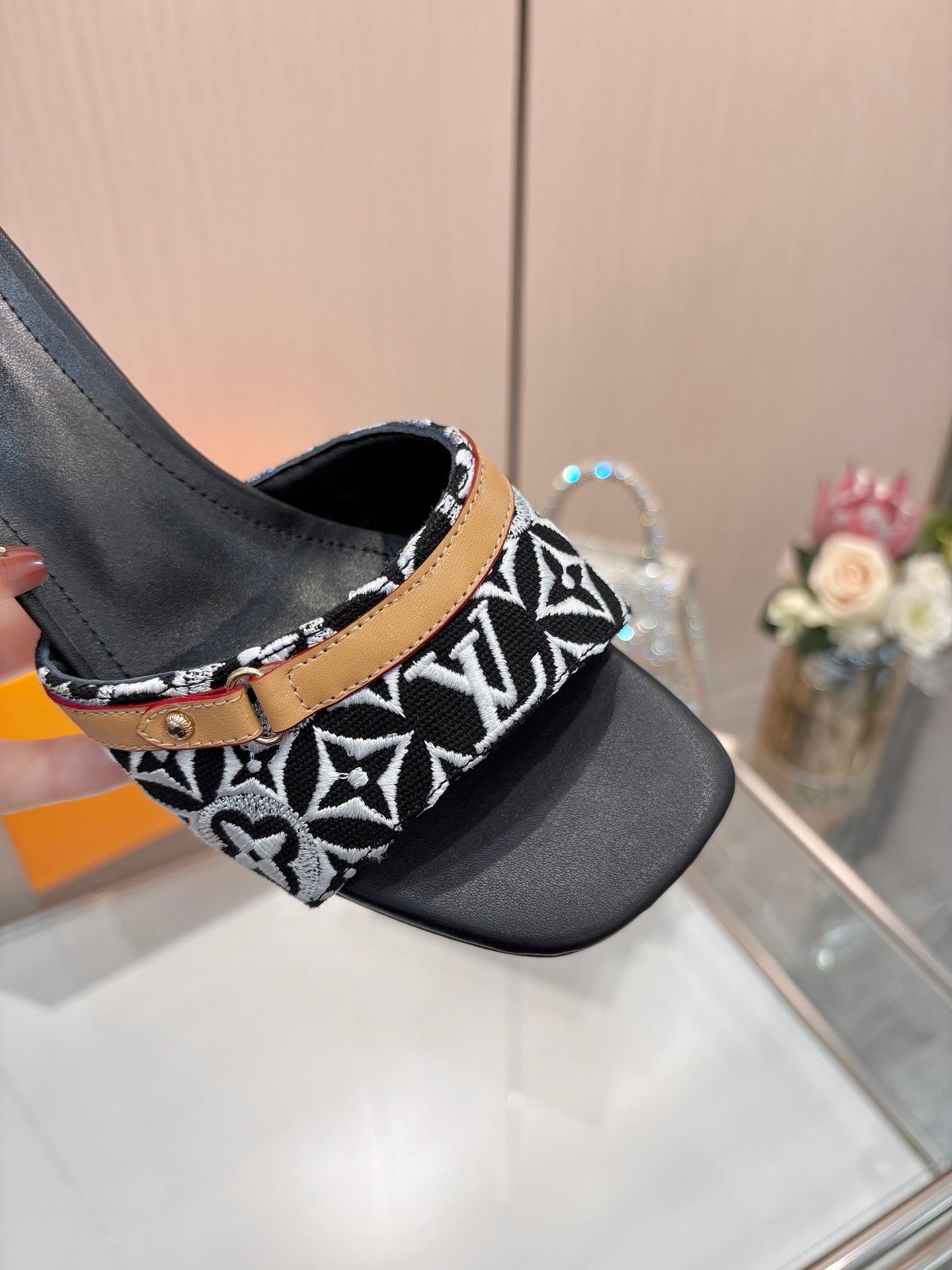 LV 26S HIGH-HEELED MULES 55 MM IN BLACK AND WHITE EMBROIDERED MONOGRAM CANVAS