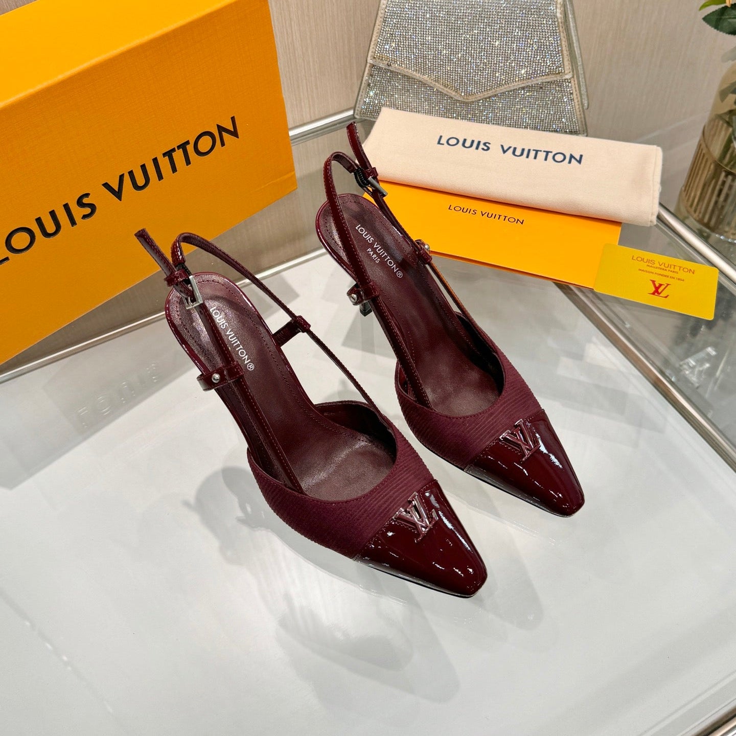 LV 26S SLINGBACK PUMPS 90 MM IN DARK RED FABRIC AND CALFSKIN