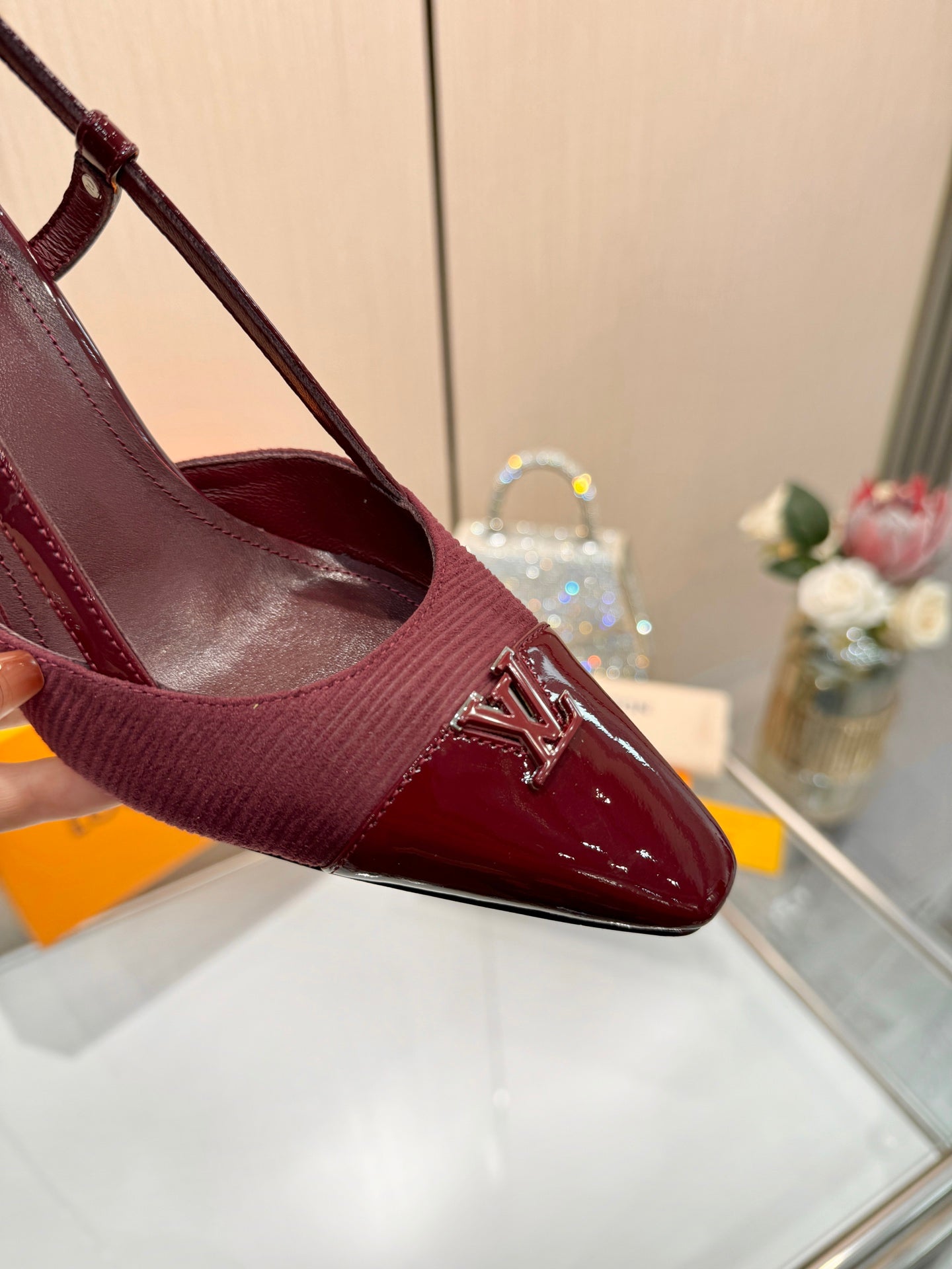 LV 26S SLINGBACK PUMPS 90 MM IN DARK RED FABRIC AND CALFSKIN