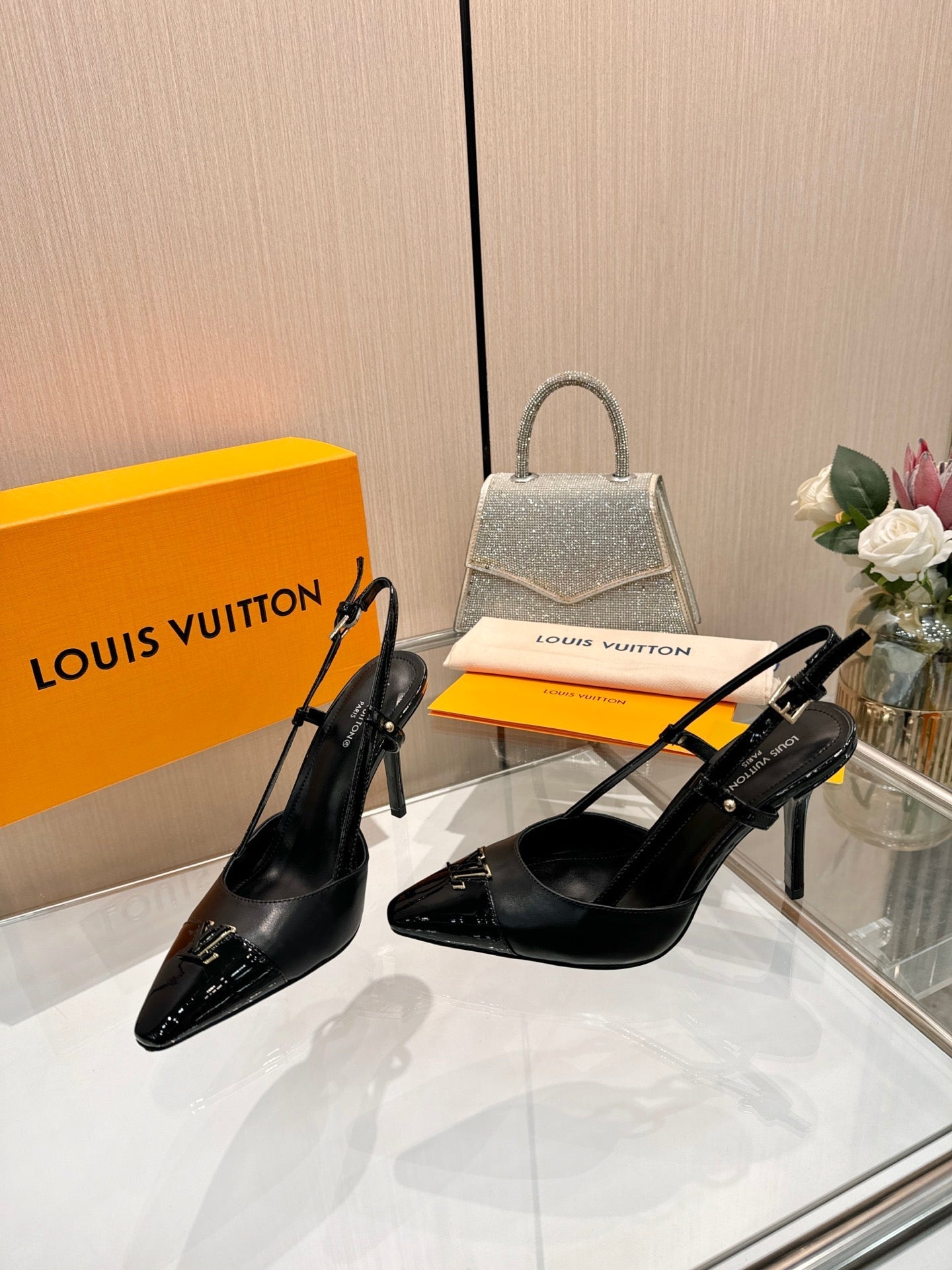 LV 26S SLINGBACK PUMPS 90 MM IN BLACK CALFSKIN