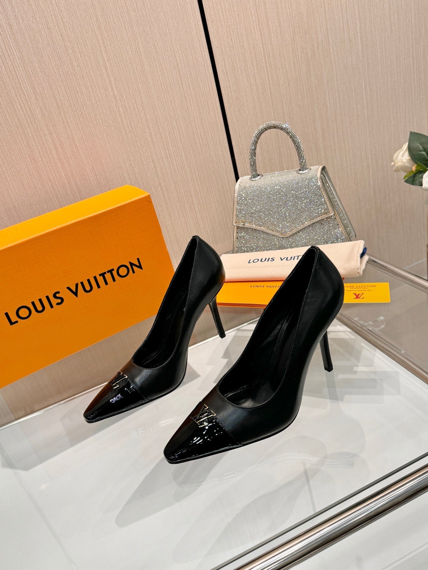 LV 26S POINTED-TOE HIGH HEELS 90 MM IN BLACK CALFSKIN