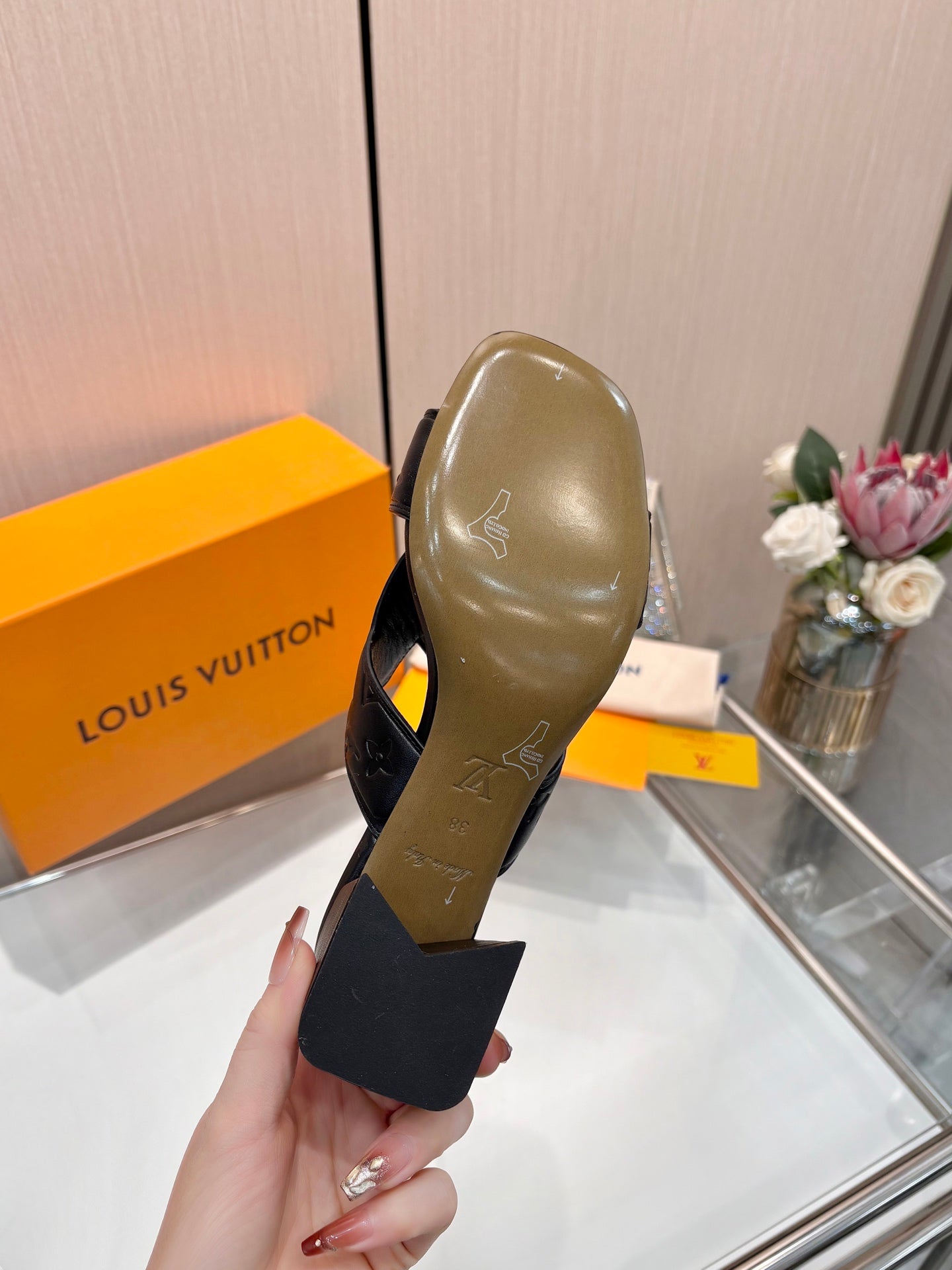LV 26S HIGH-HEELED SANDALS 55 MM IN BLACK CALFSKIN