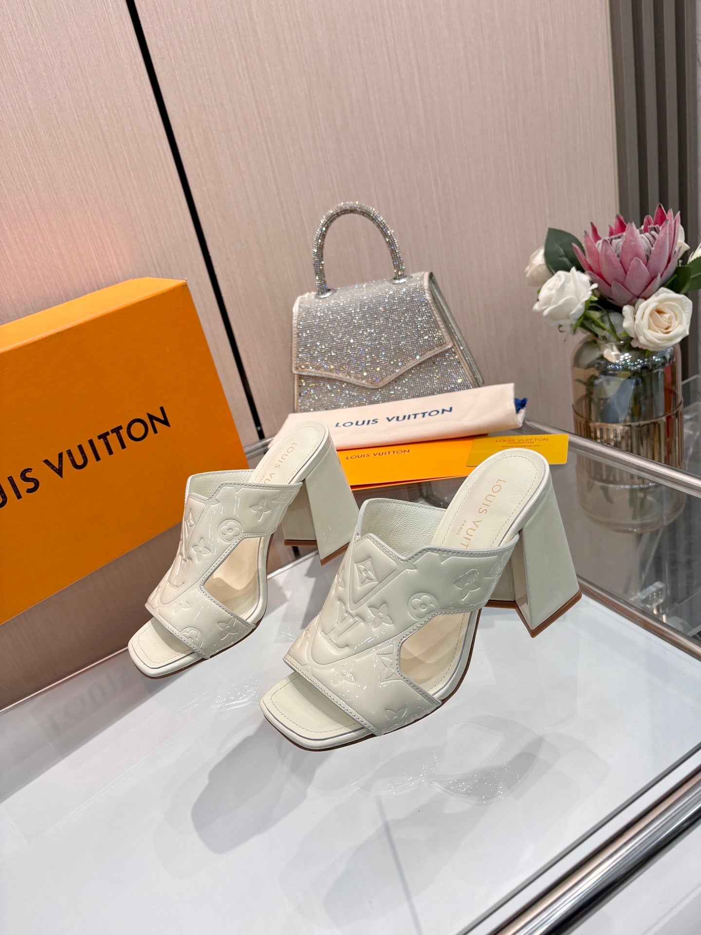 LV 26S HIGH-HEELED SANDALS 90 MM IN CREAM WHITE SHINY CALFSKIN