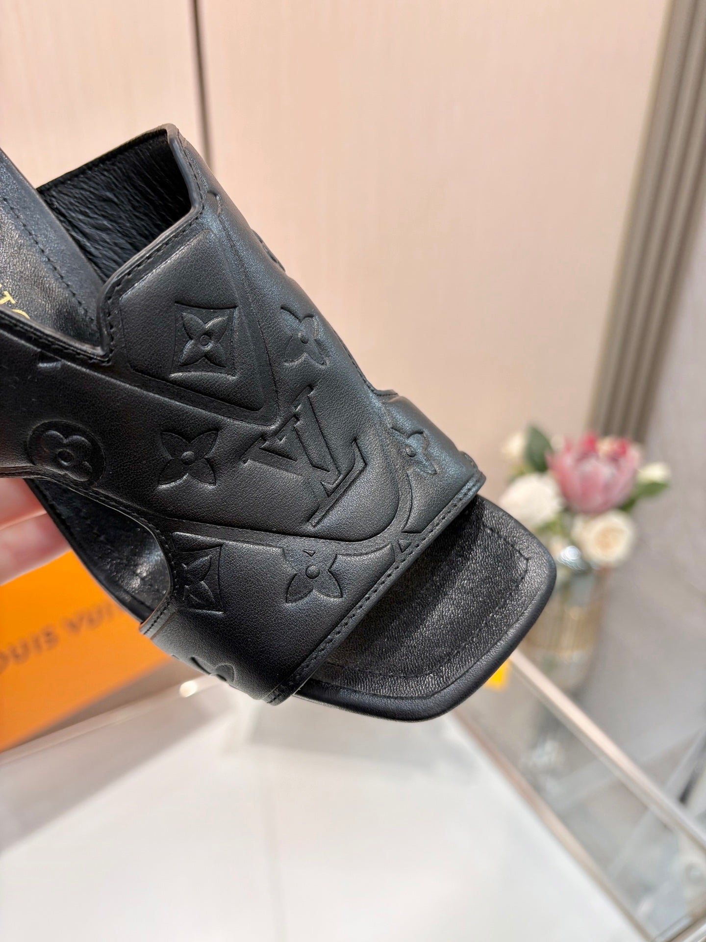 LV 26S HIGH-HEELED SANDALS 90 MM IN BLACK CALFSKIN