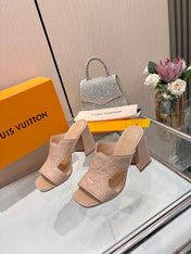 LV 26S HIGH-HEELED SANDALS 90 MM IN SOFT BEIGE PINK SHINY CALFSKIN