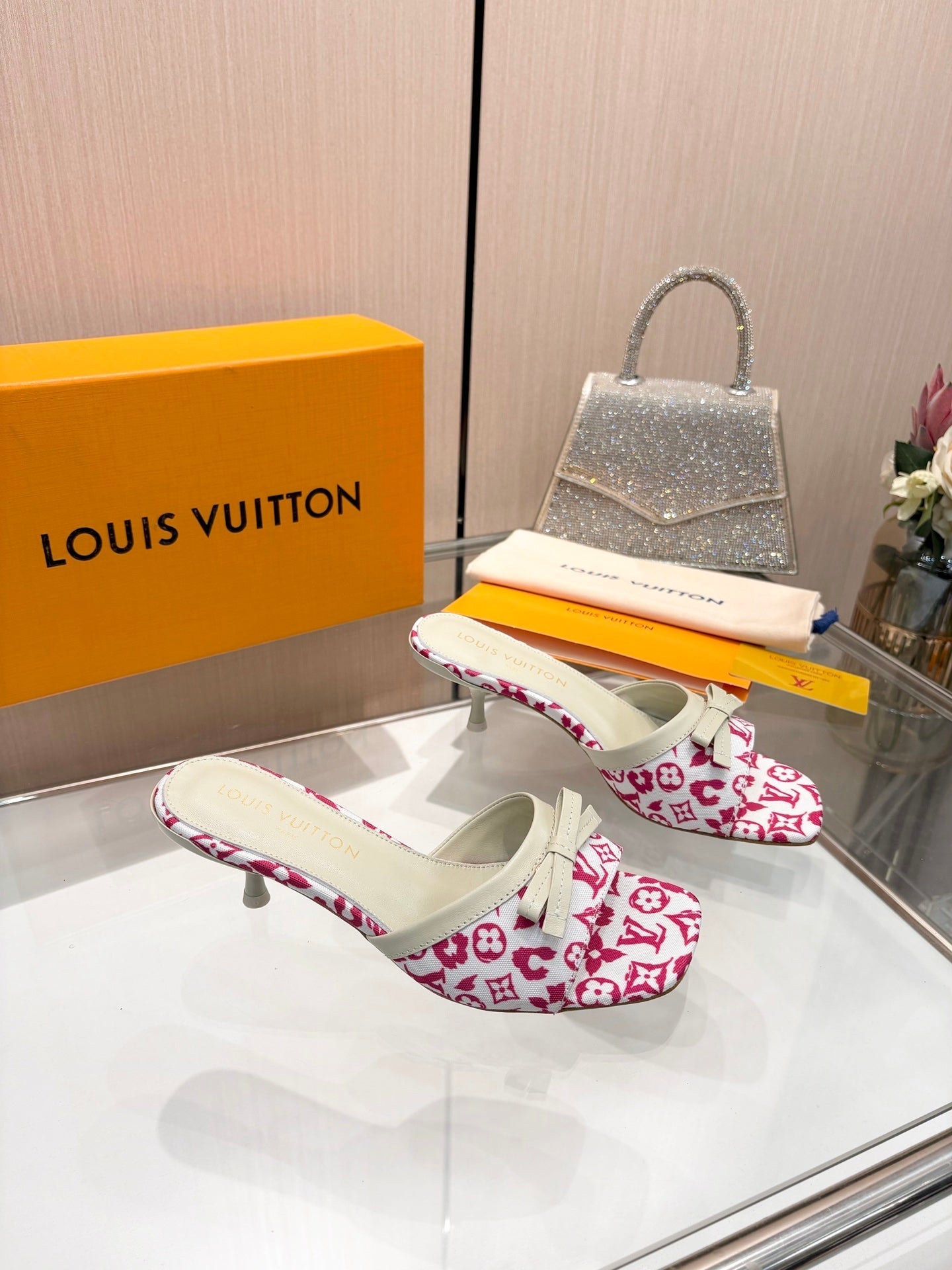 LV 26S HIGH-HEELED MULES 55 MM IN WHITE AND PINK MONOGRAM CANVAS