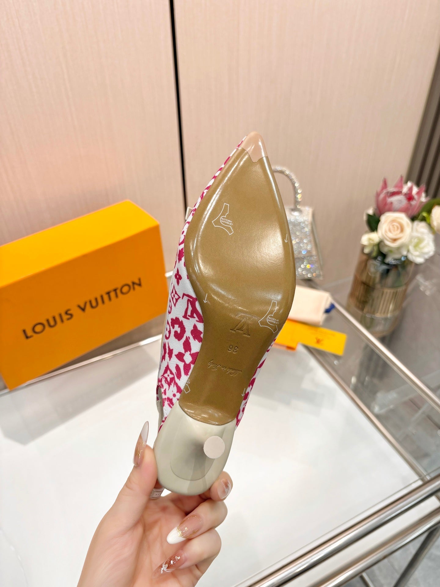 LV 26S BOW-DETAIL SLINGBACK PUMPS 55 MM IN WHITE AND PINK MONOGRAM CANVAS