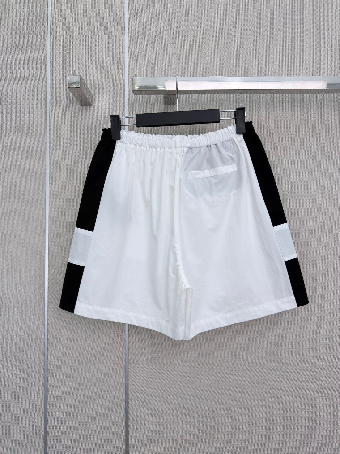 YSL 26S ELASTIC-WAIST SHORTS 495