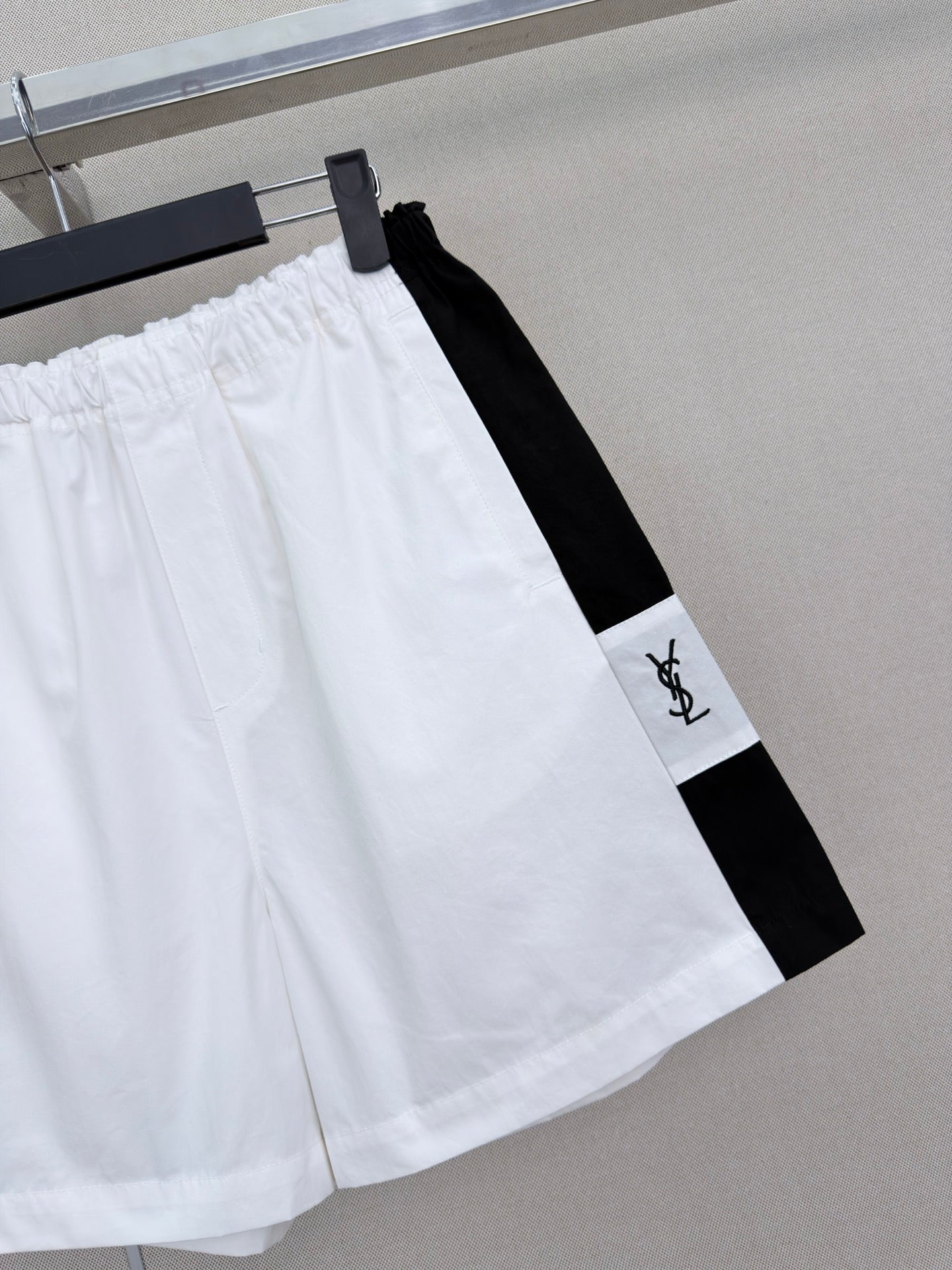 YSL 26S ELASTIC-WAIST SHORTS 495