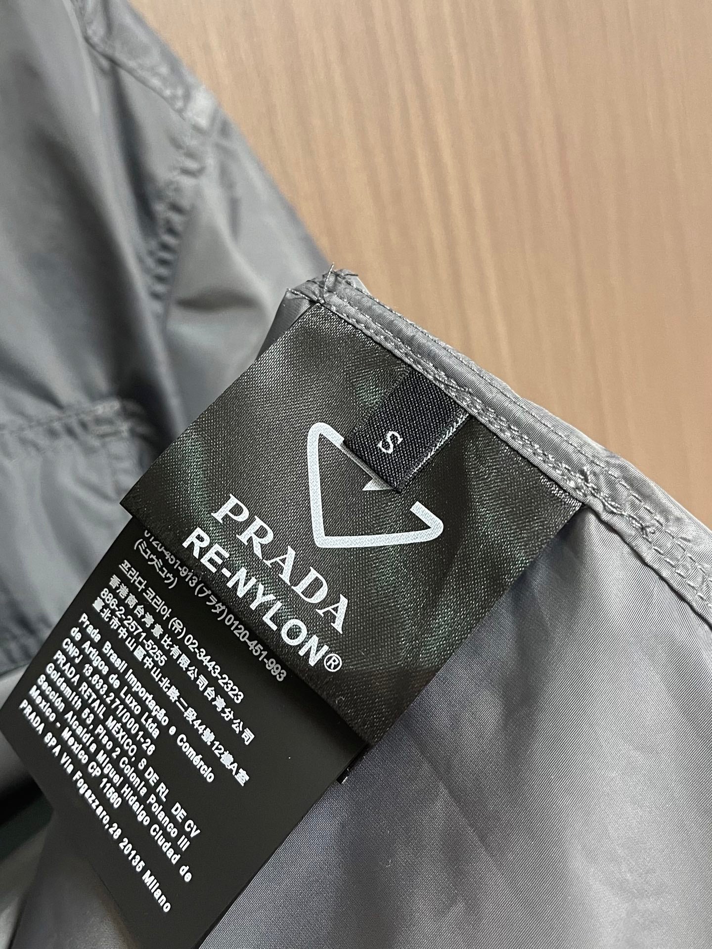 PRADA 26S SHORT-SLEEVE ZIP-UP SHIRT 1035