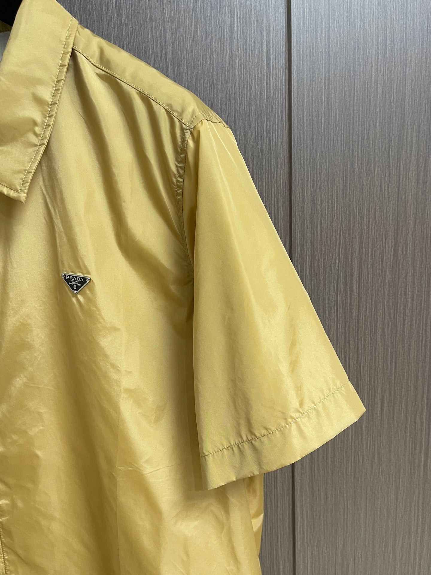 PRADA 26S SHORT-SLEEVE ZIP-UP SHIRT 1034