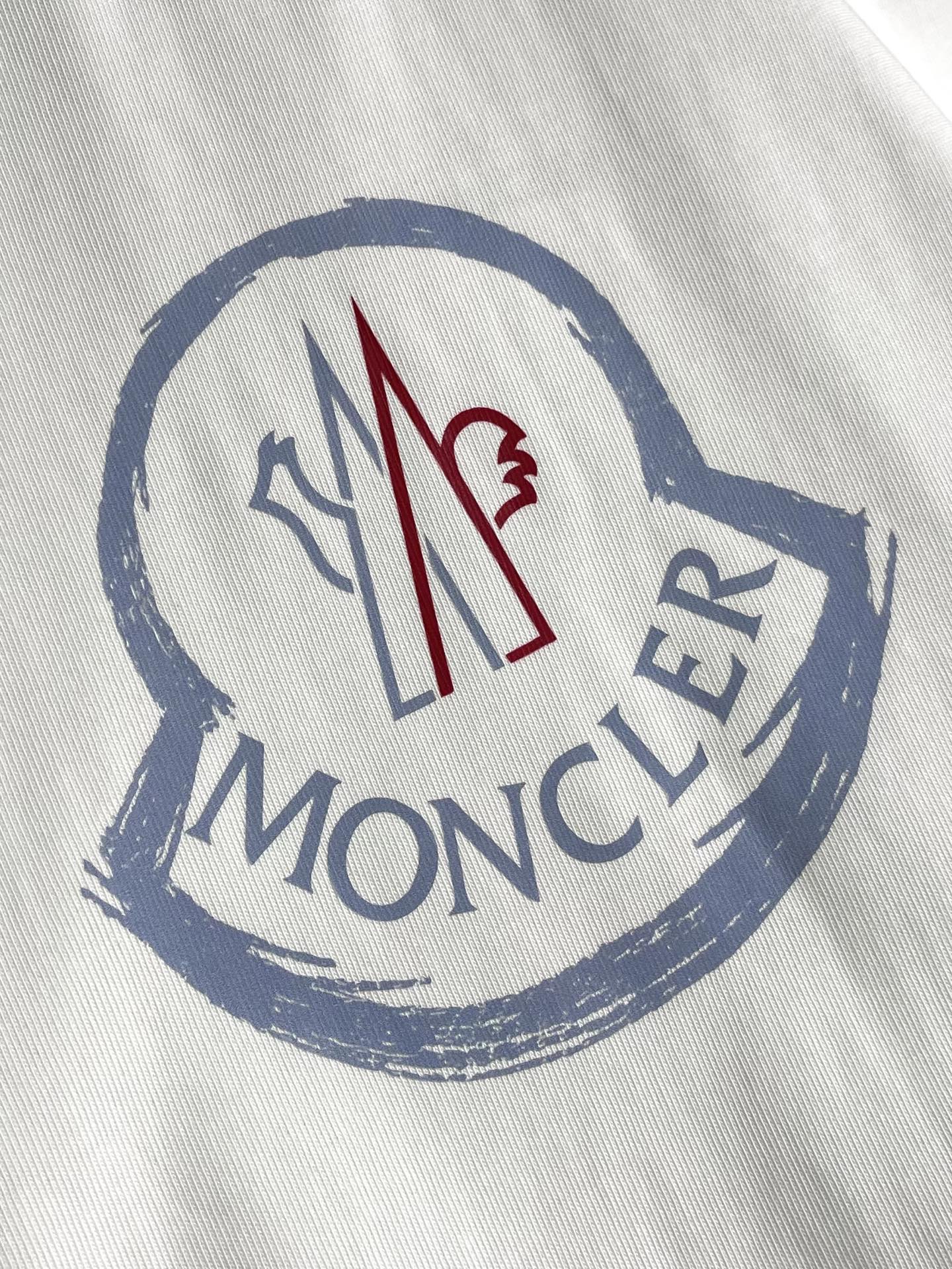 MONCLER 26S SHORT-SLEEVE T-SHIRT 689