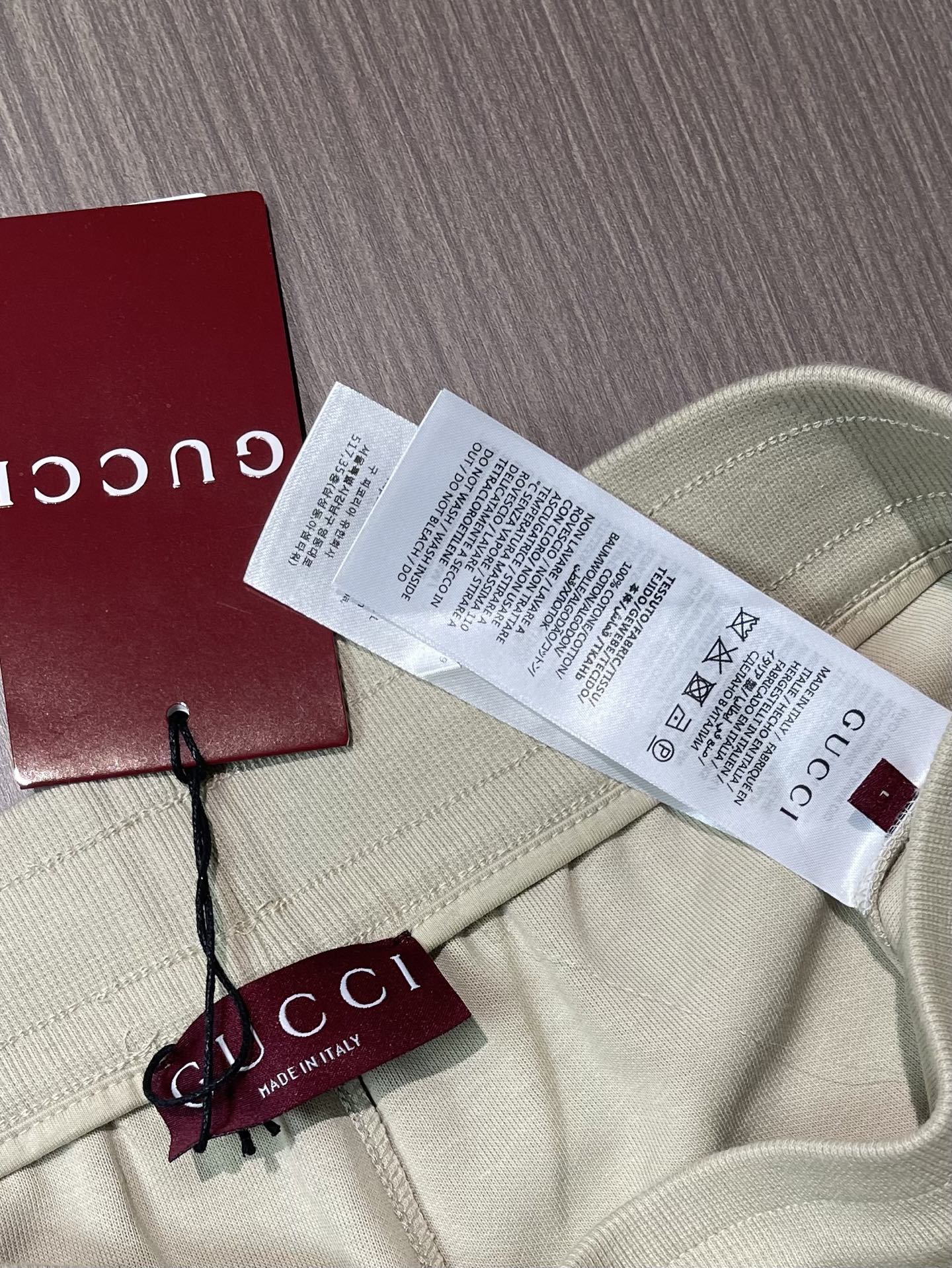 GUCCI 26S SHORTS 406