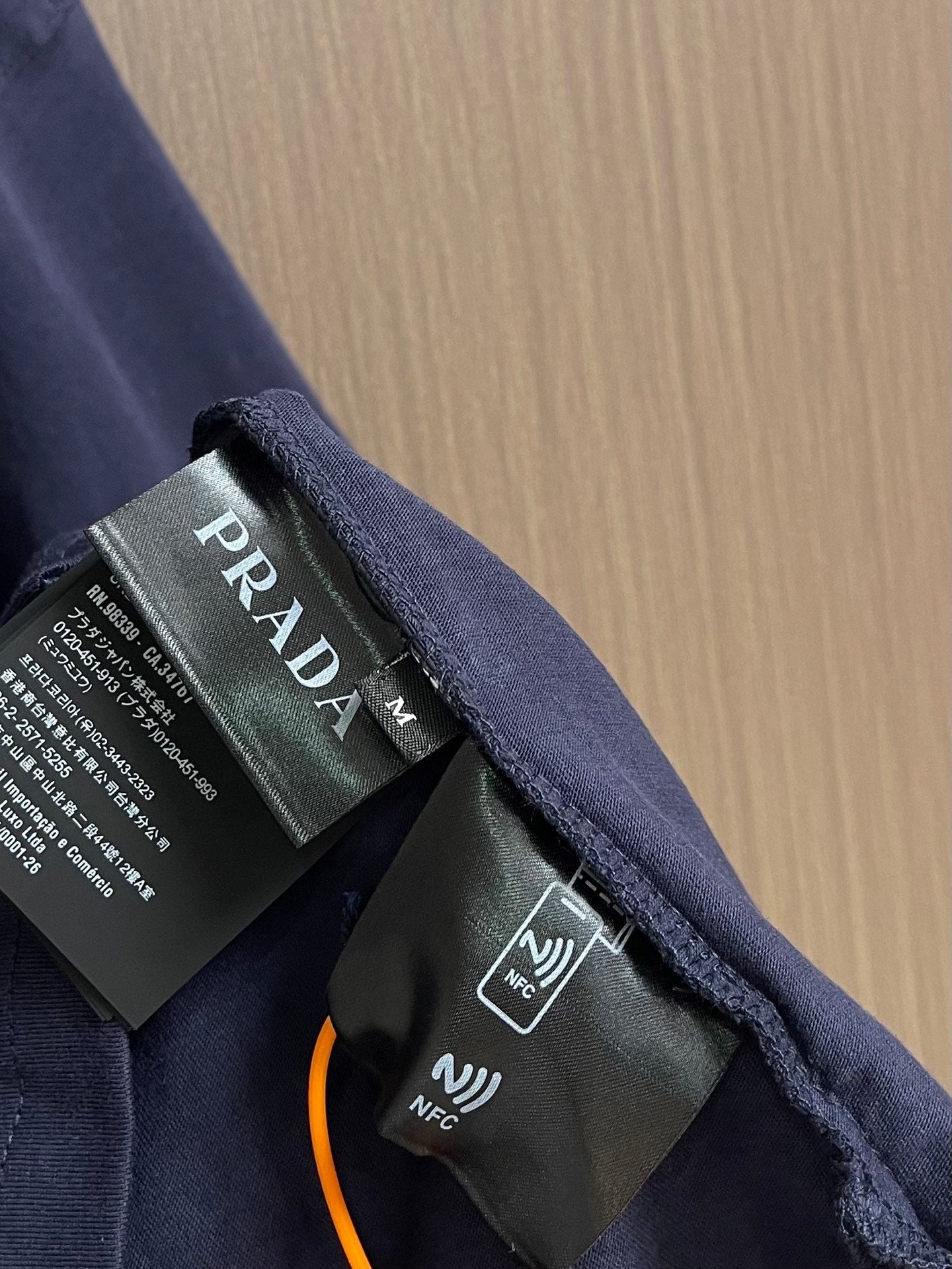 PRADA 26S SHORT-SLEEVE T-SHIRT STYLE 962