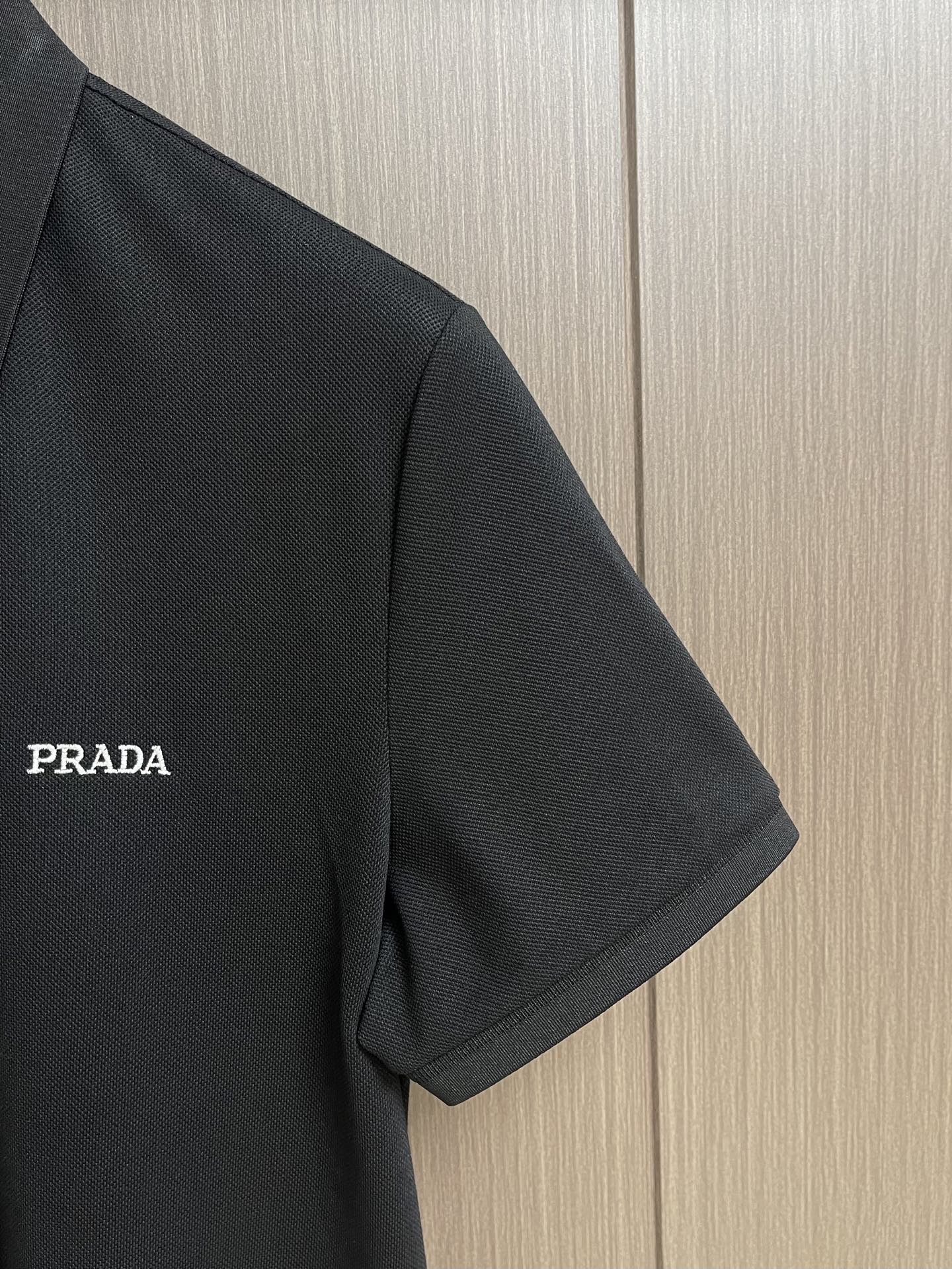 PRADA 26S SHORT-SLEEVE POLO SHIRT STYLE 932