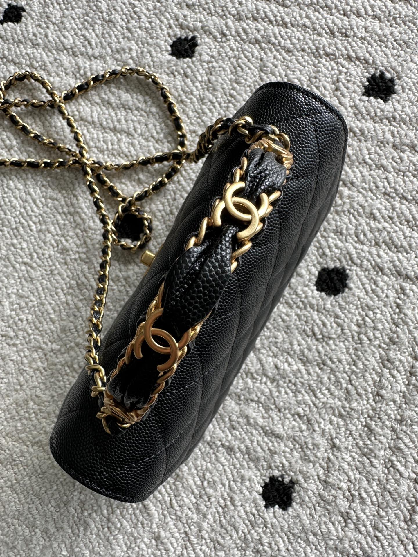 CHANEL 25S CLASSIC WALLET ON CHAIN 19 IN BLACK LAMBSKIN WITH GOLD HARDWARE