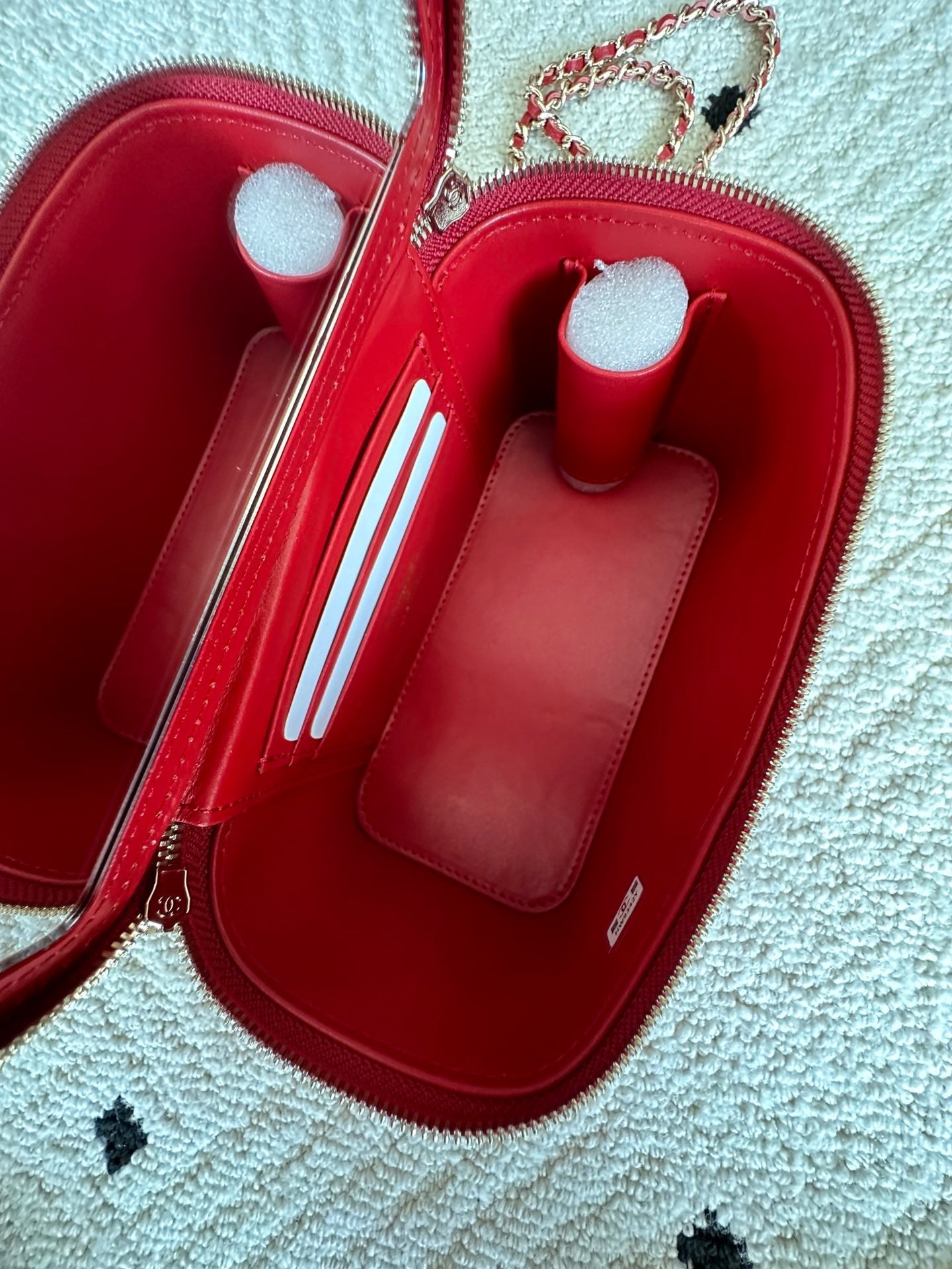 CHANEL 25S VANITY BAG 17 IN RED CAVIAR LEATHER WITH GOLD HARDWARE