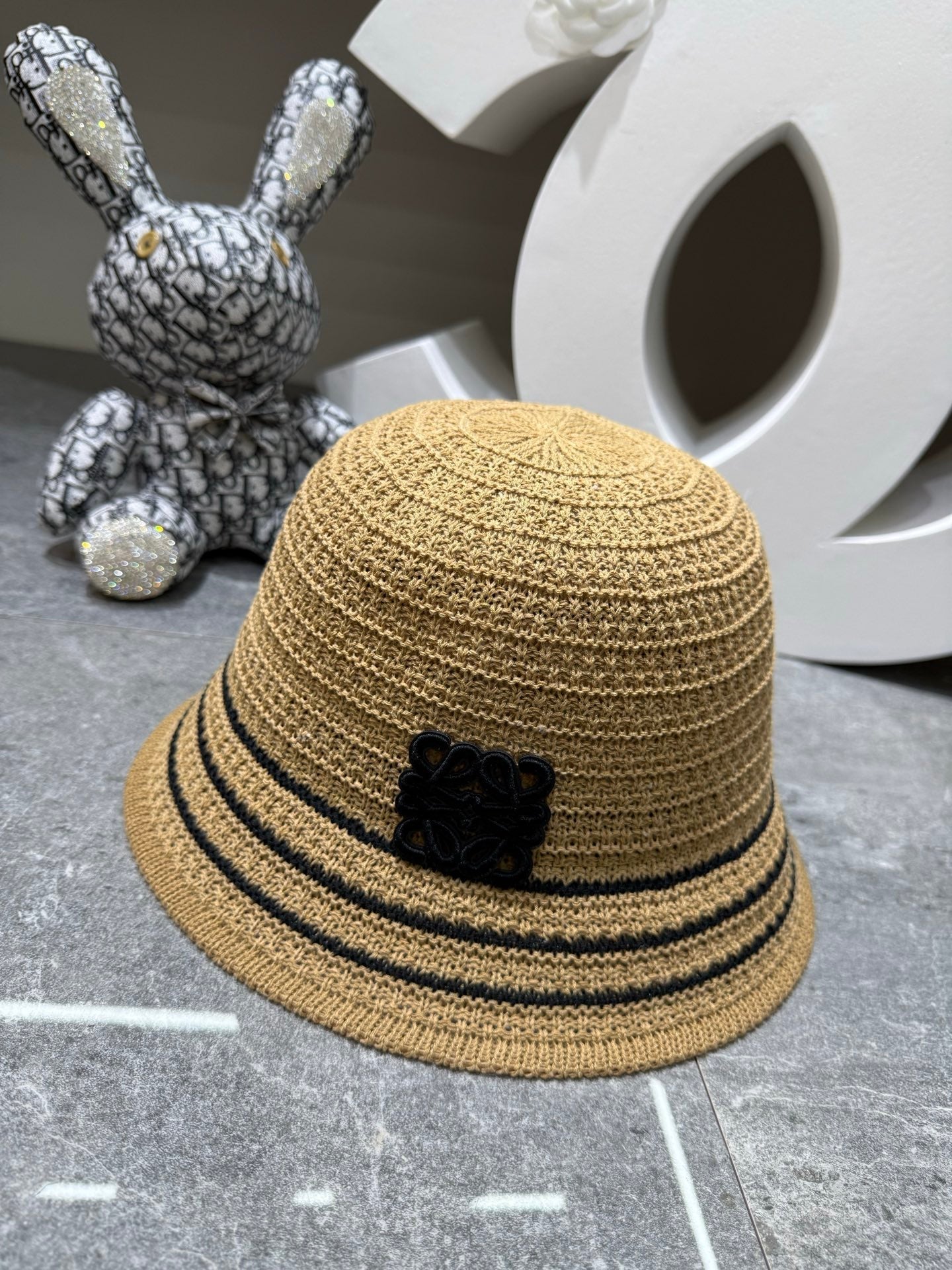 LOEWE 26S CROCHET BUCKET HAT STYLE 221