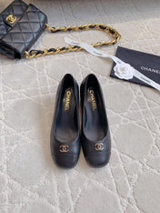 PUMP ROUNG TOE IN BLACK SHEEPSKIN