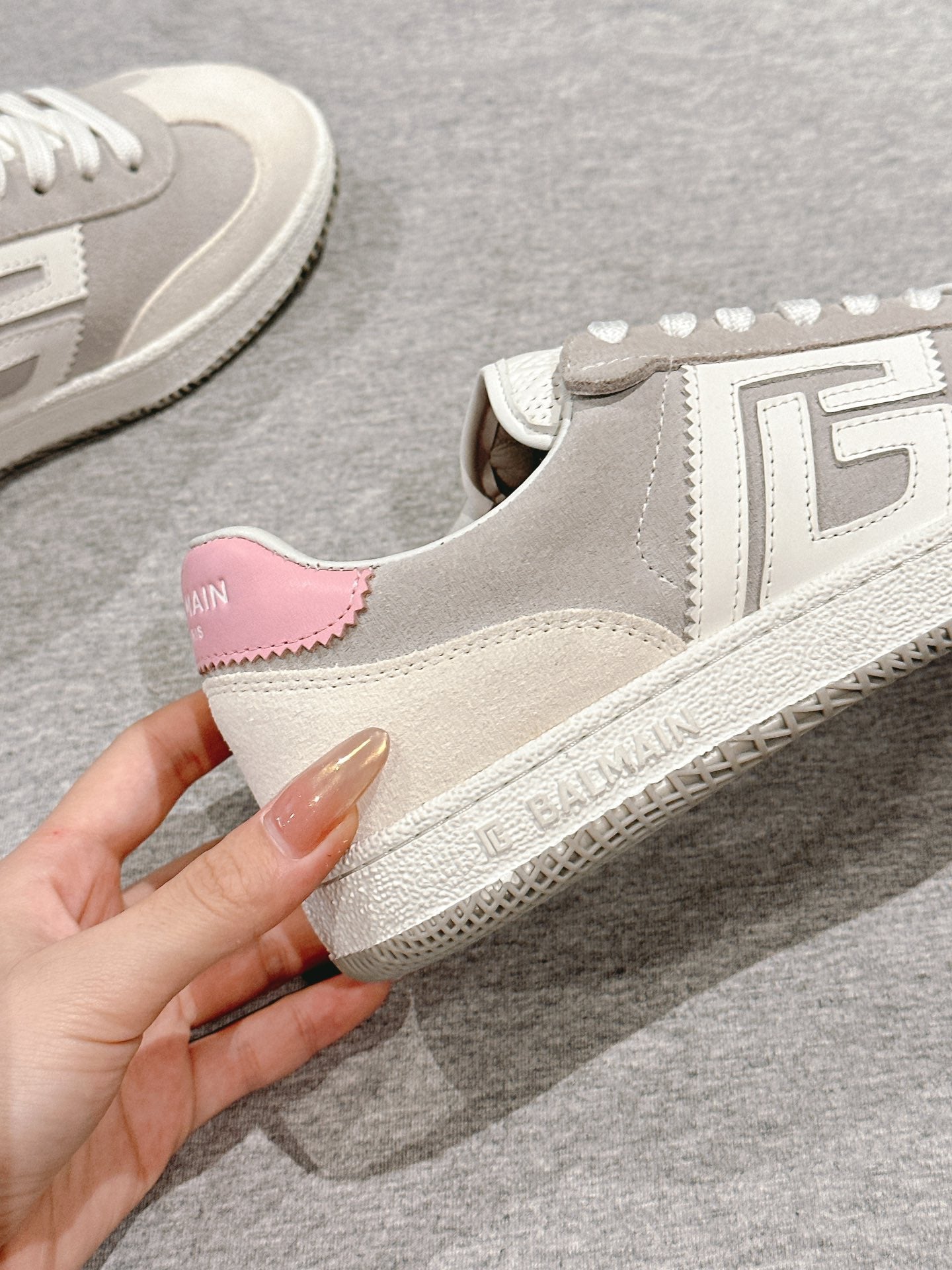 BALMAIN 26S SNEAKERS IN LIGHT BEIGE AND SOFT TAUPE SUEDE