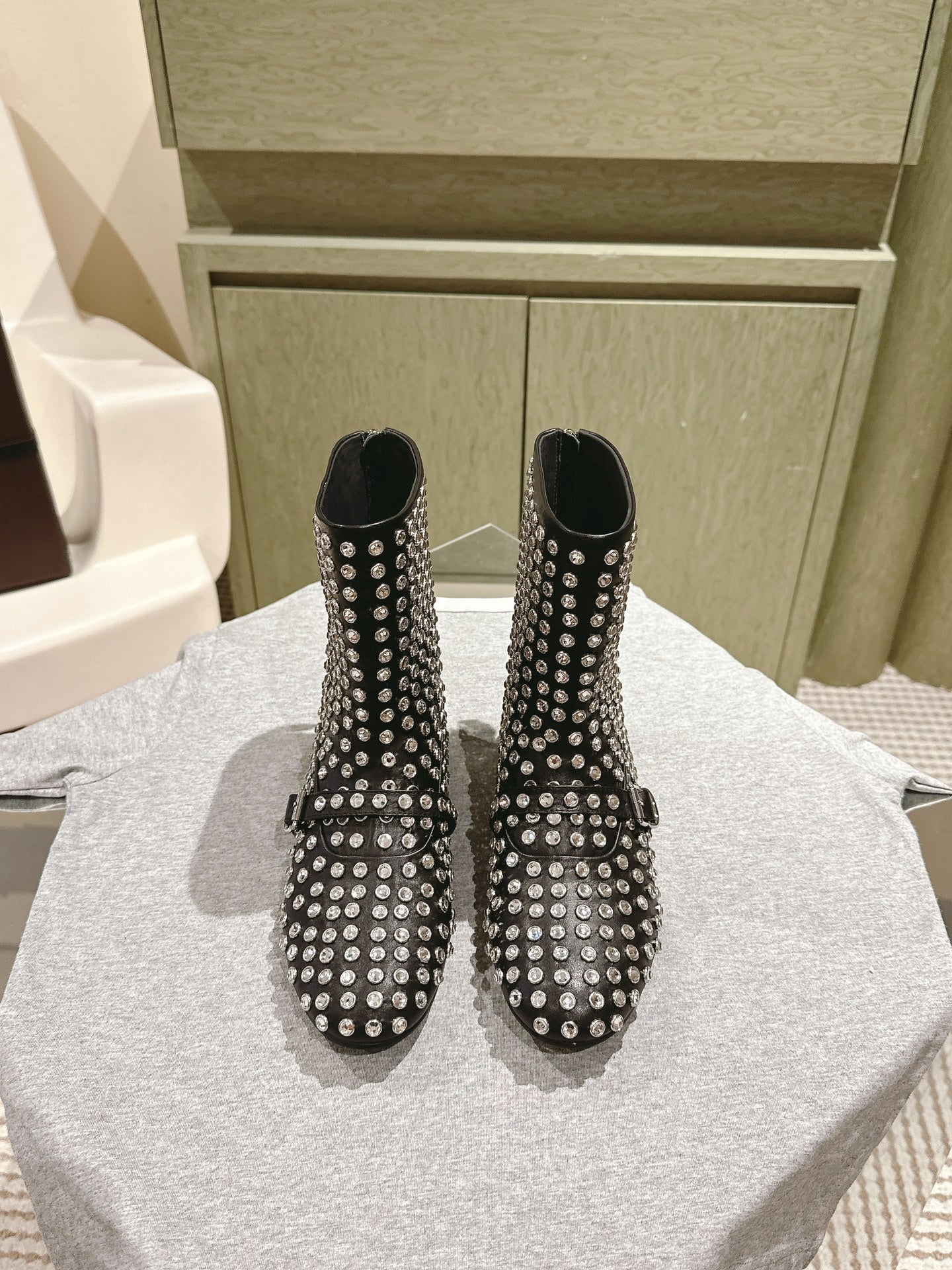 ALAIA SHORT BOOTS IN BLACK LAMBSKIN ATTACH RHINSTONES