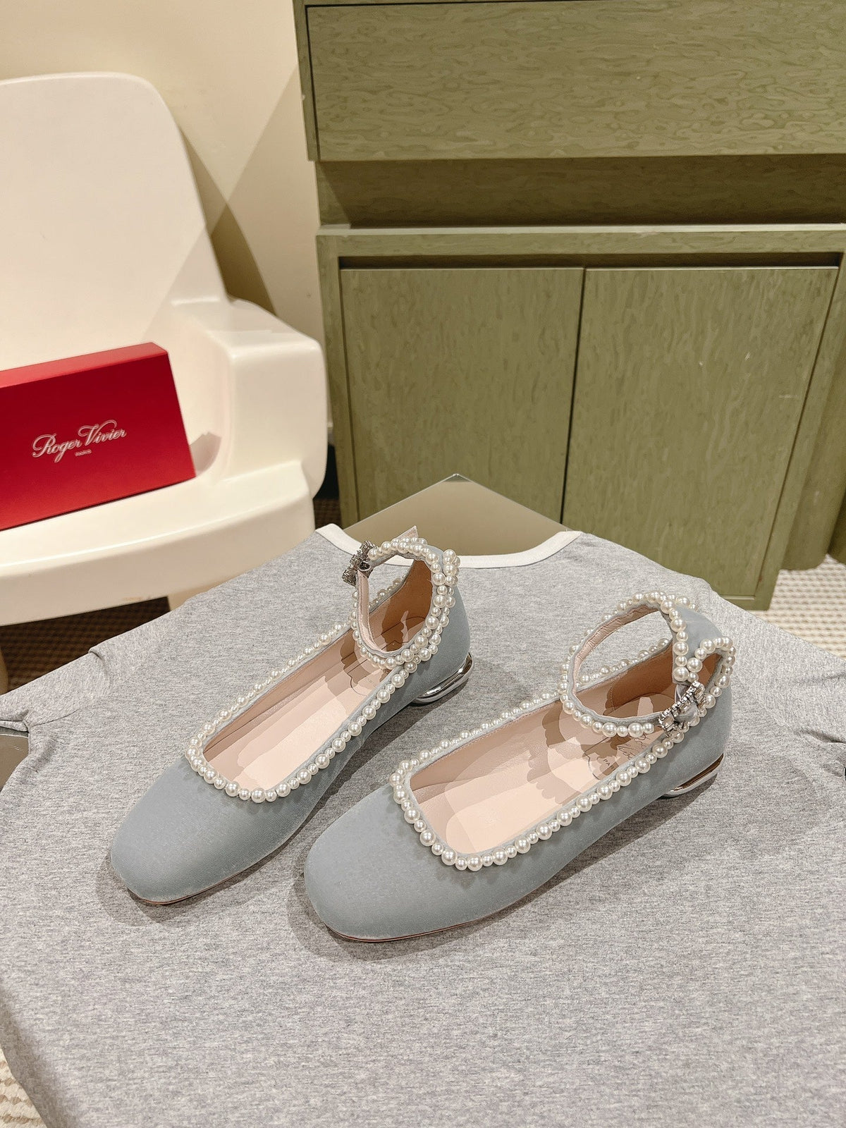 BALLERINAS MARY JANE IN GRAY SUEDE WITH PEARL TRIM