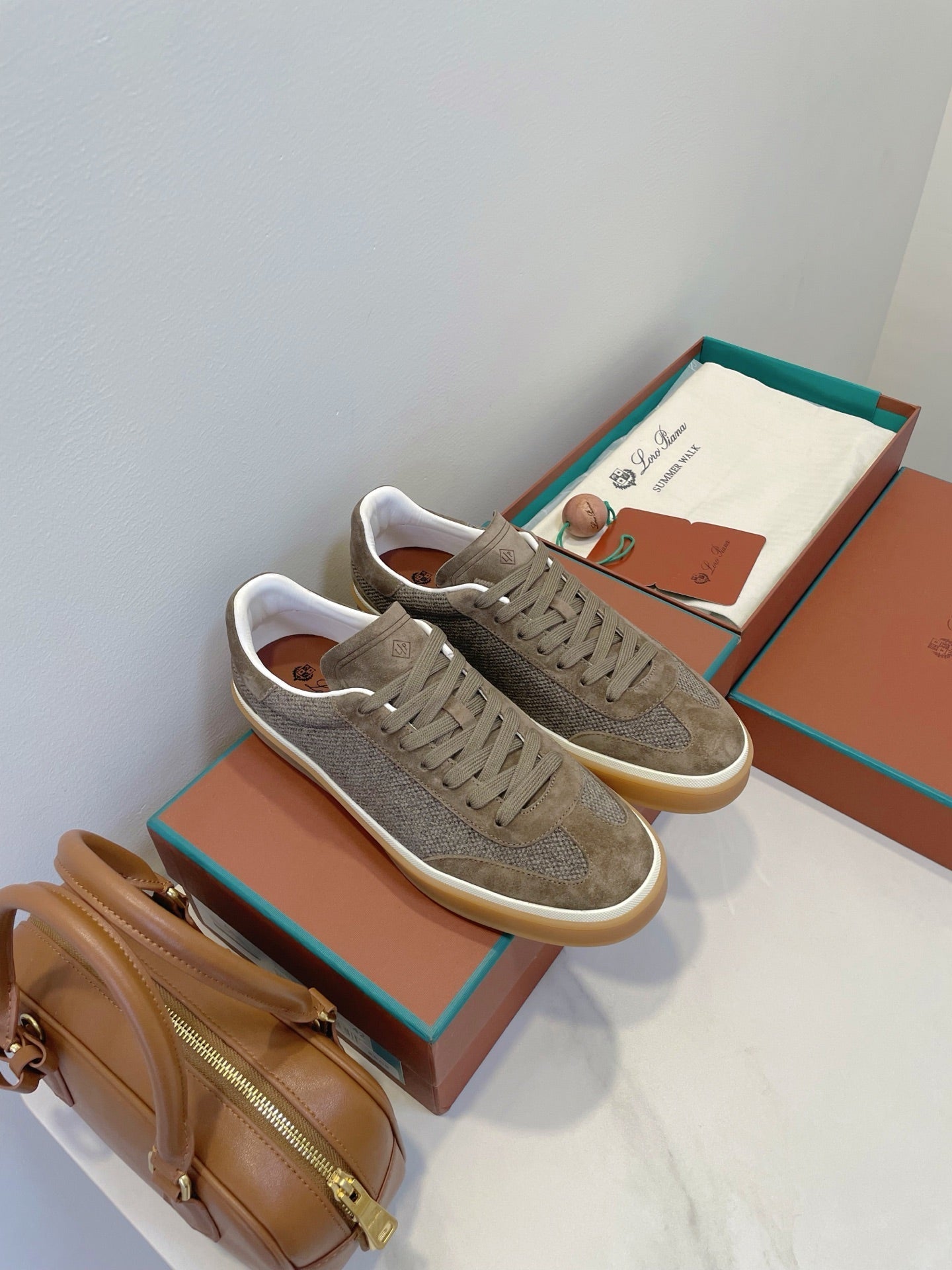 SNEAKERS IN MOSS SUEDE WITH CANVAS