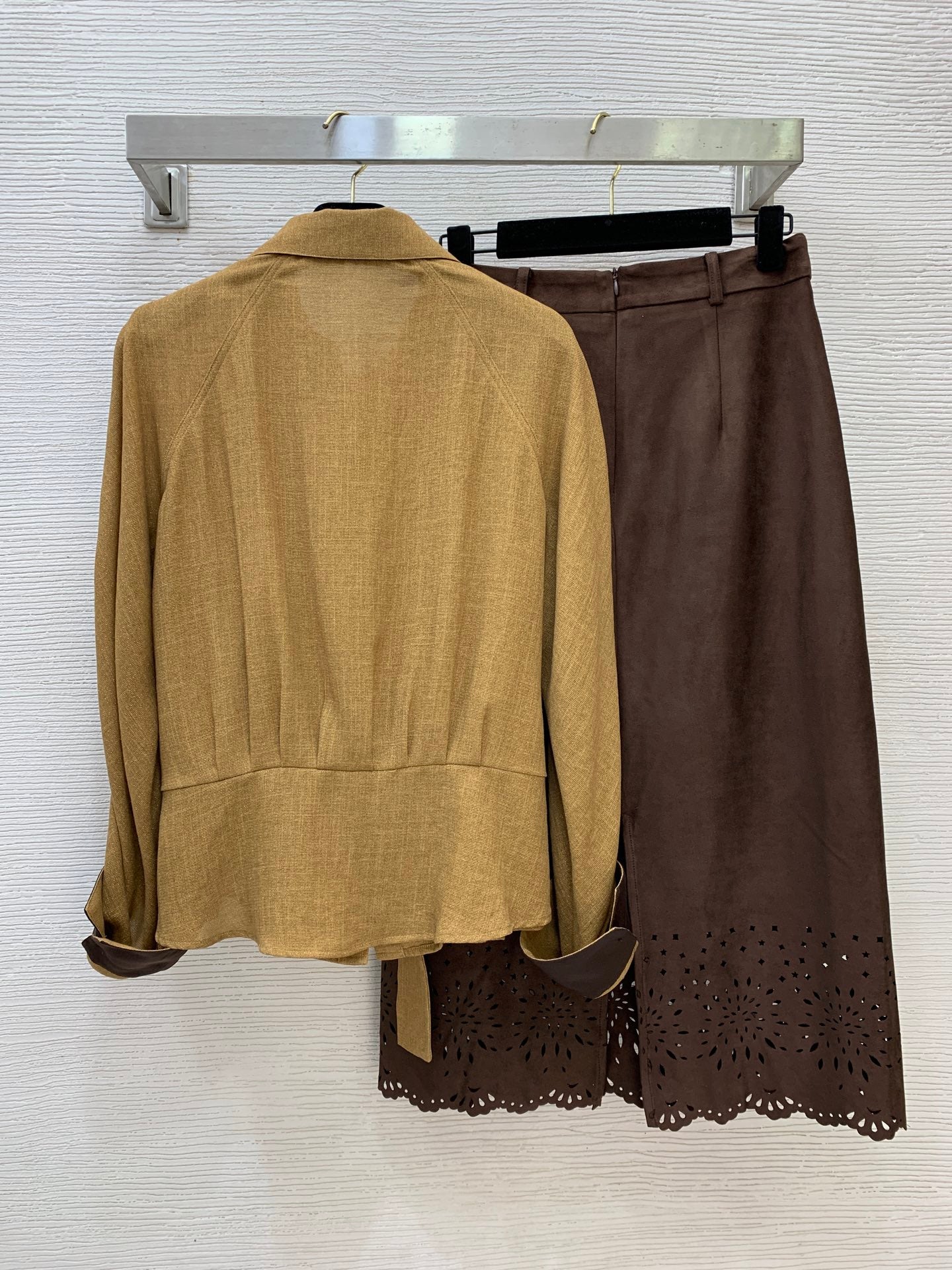 LORO PIANA 26S LONG-SLEEVE SHIRT & MIDI SKIRT SET 880