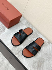 LP 26S CLASSIC H-CUT SLIDES IN BLACK GRAINED CALFSKIN