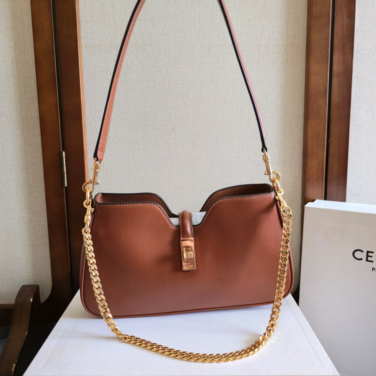 CELINE 25S SHOULDER CAMILLE 16 SOFT 27MM IN BROWN CALFSKIN GOLD HARDWARE