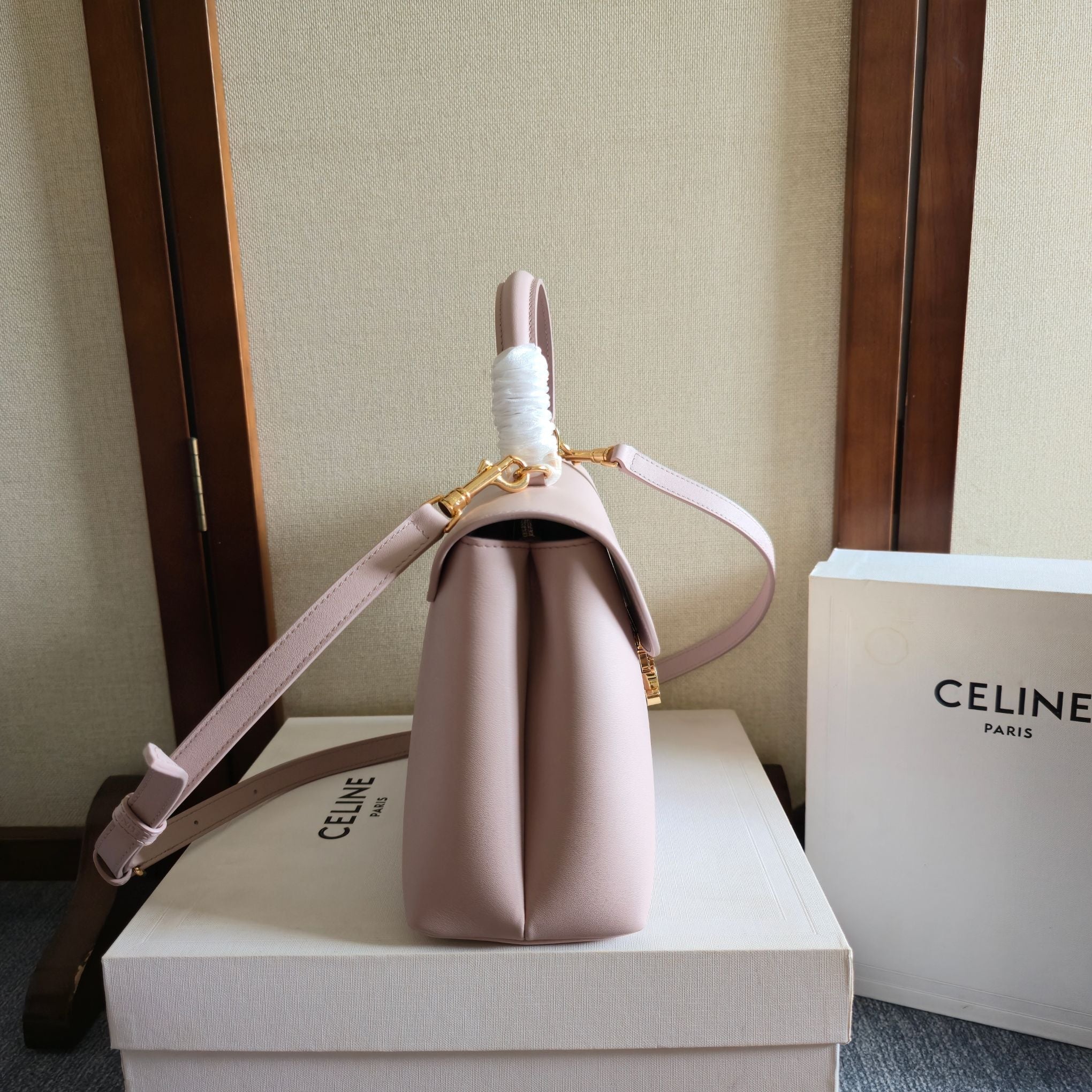 CELINE 25S MEDIUM NINO BAG 25MM IN LIGHT PINK CALFSKIN GOLD HARDWARE
