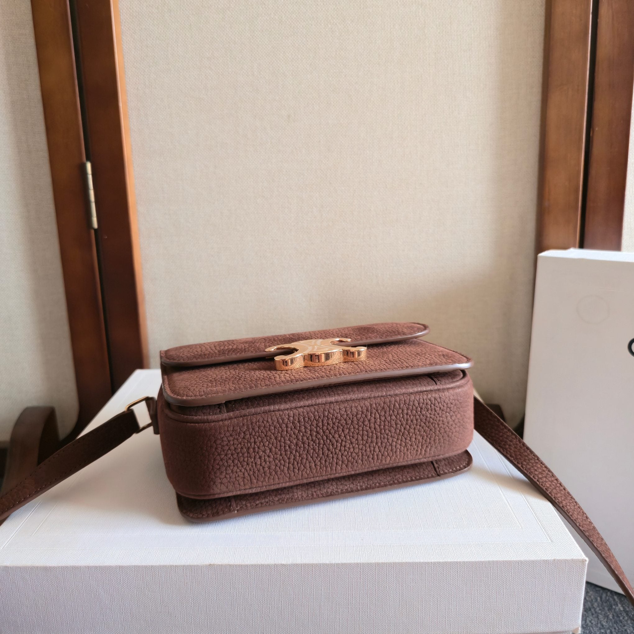 CELINE 25S TEEN TRIOMPHE BAG 18MM IN DARK BROWN GRAINED NUBUCK CALFSKIN