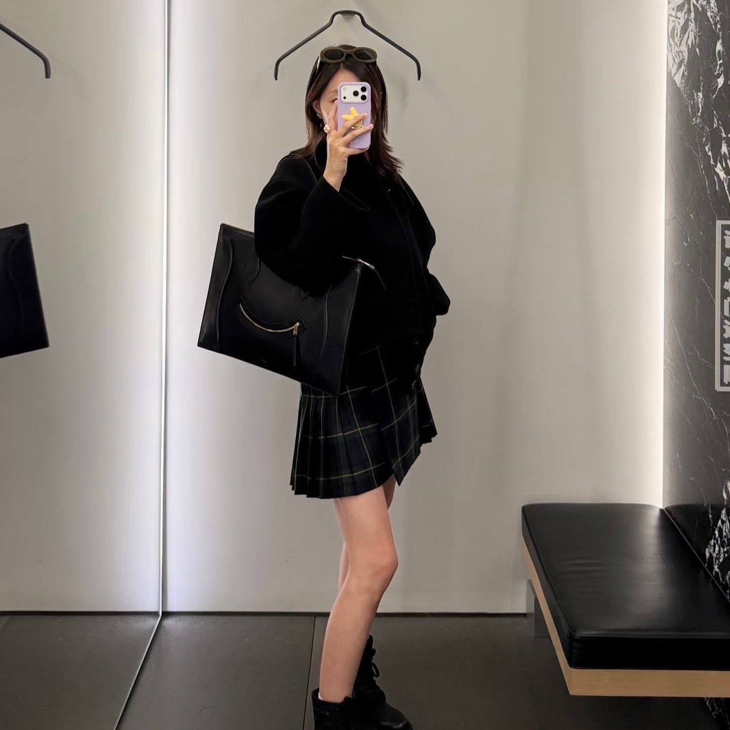 CELINE 25S FLAT CABAS NEW LUGGAGE 44MM IN BLACK GLOSSY CALFSKIN