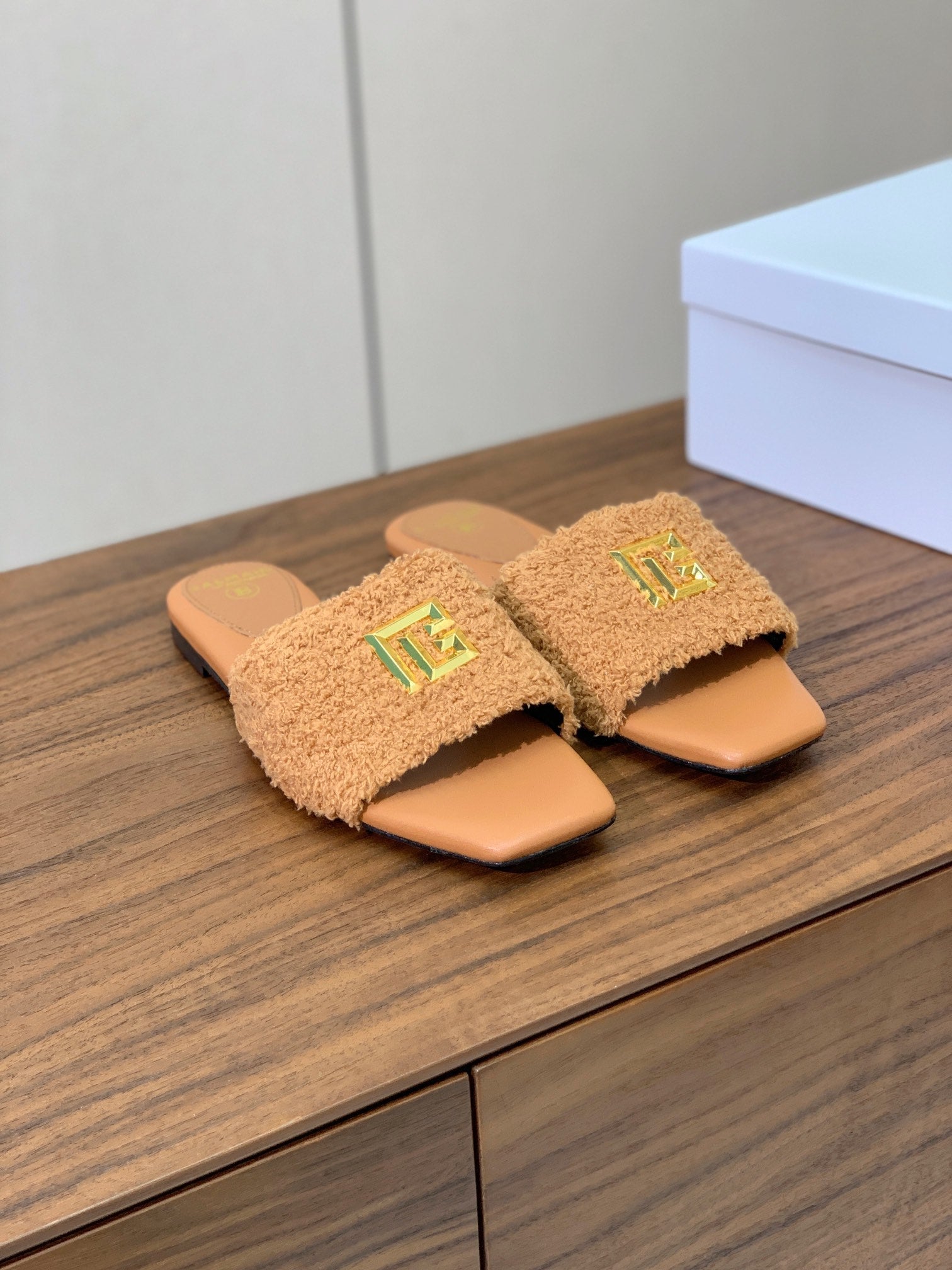 BALMAIN 26S SANDALS IN CAMEL BROWN WOOL AND CALFSKIN