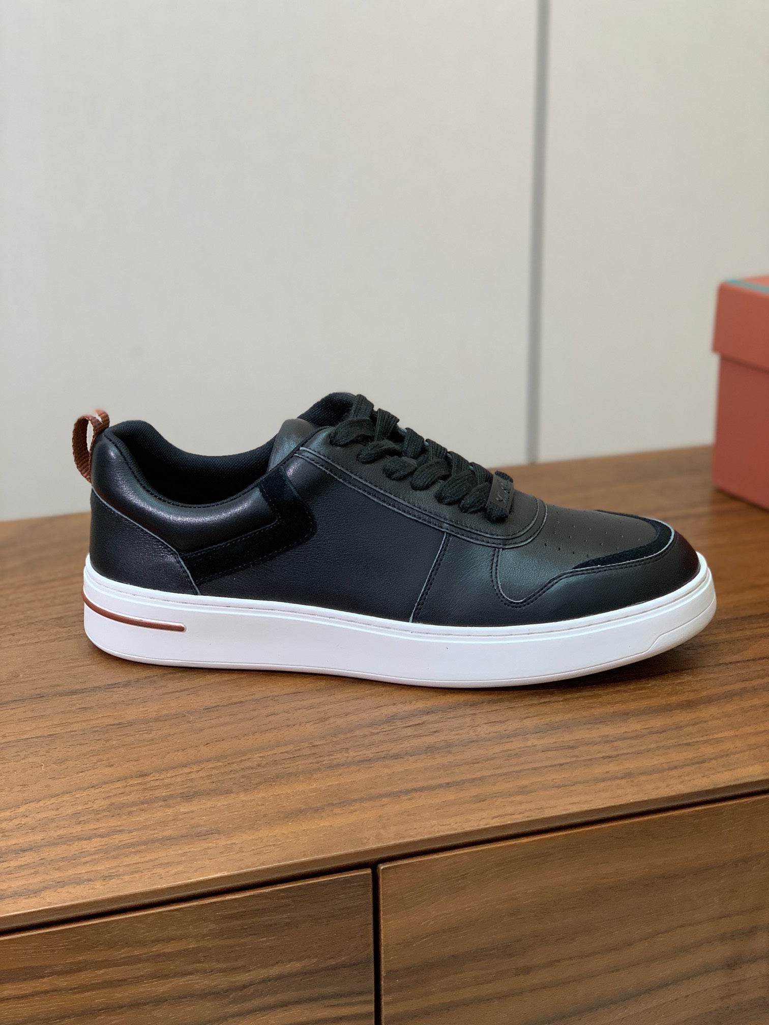 LP SNEAKERS IN BLACK CALFSKIN WITH WHITE SOLE